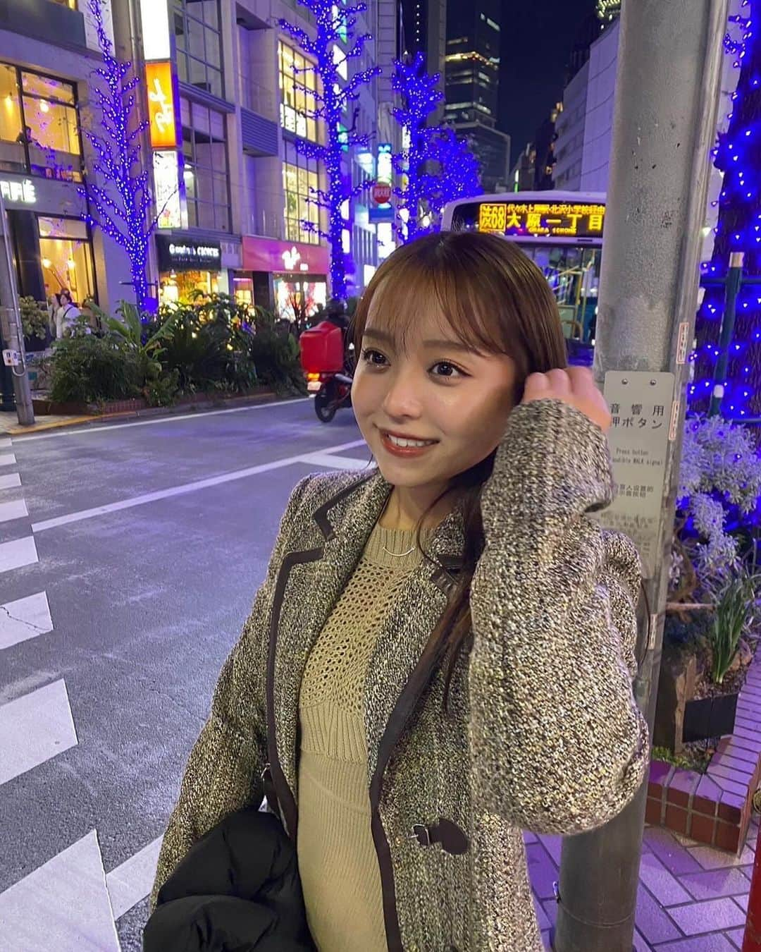 勝又彩央里さんのインスタグラム写真 - (勝又彩央里Instagram)「お買い物中〜🛍️ 街中キラキラでかわいい❄️  #渋谷 #shibuya #shopping #お出かけ #イルミネーション #青の洞窟 #クリスマス #クリスマスマーケット #christmas #夜景 #キラキラ #思い出 #コーデ #ootd #japan #tfl #美容 #休日 #休日コーデ」12月10日 20時29分 - saorinoel