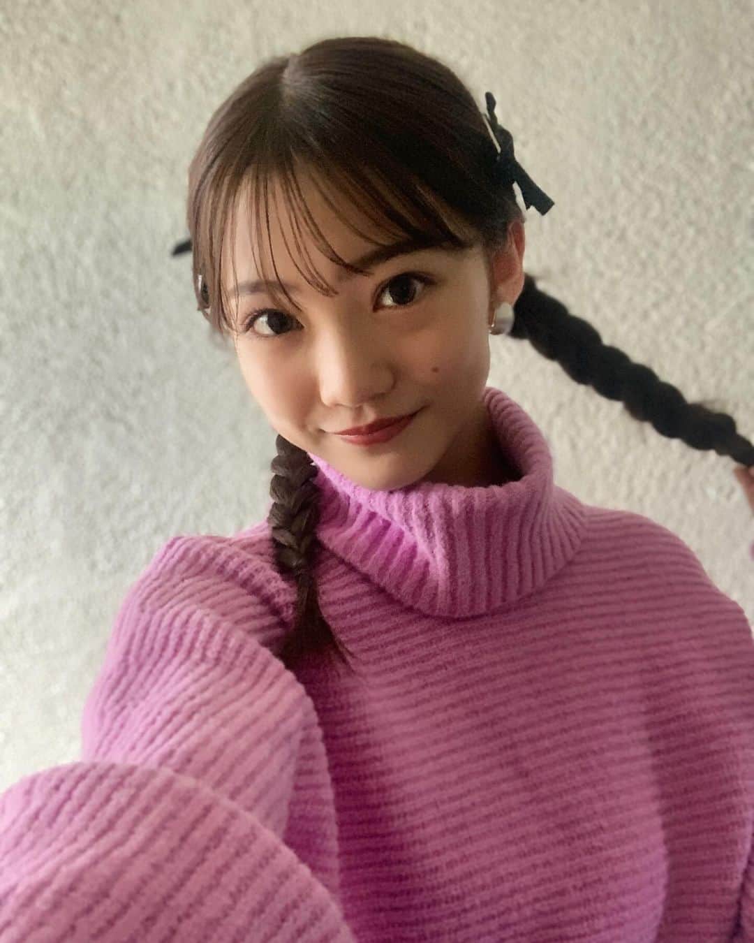 星乃あんなのインスタグラム：「* ニコラ1.2合併号の私服ページのオフショだよ🎀  このヘアアレお気に入りです🖤🎀  ぜひチェックしてねー！        #ニコラ  #nicola  #ニコモ  #ニコラ1_2月合併号発売中」