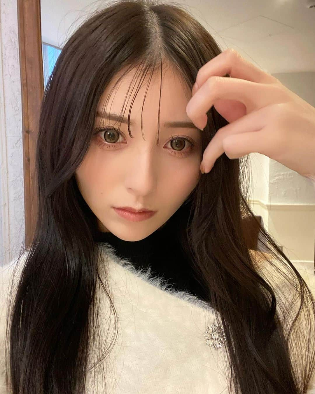 吉井美優さんのインスタグラム写真 - (吉井美優Instagram)「👀💖 今回も盛れるカラコン沢山撮影させて頂きました @hotel_lovers.official ♡ 是非チェックしてね 🤩！」12月10日 20時27分 - miyu_yoshii32