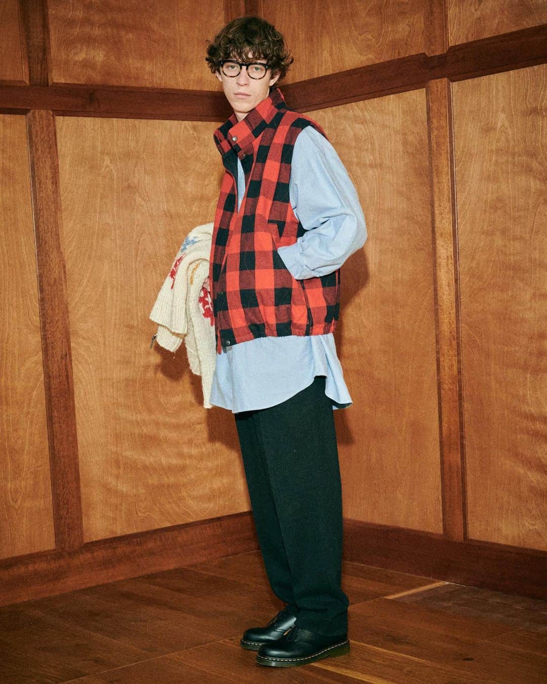 JOURNAL STANDARD relumeさんのインスタグラム写真 - (JOURNAL STANDARD relumeInstagram)「Mixture  JOURNAL STANDARD relume WINTER STYLE 2023-2024  冬の訪れを感じる12月は、「何をどう着ようか」とコーディネートに一番迷う時期。裏を返せばファッションが楽しい時期とも言えるはず！本ページでは、ダウンベストをインナーにしたり、ロングコートにフリースのセットアップを合わせたりと、スタイルMIXをキーワードにrelumeアイテムのバラエティに富んだ掛け合わせをご紹介します。  全編はベイクルーズストア特集ページよりご覧いただけます。 https://baycrews.jp/feature/detail/10770  #sierradesigns #firstdown #2023aw #2024ss #journalstandardrelume  #ジャーナルスタンダードレリューム」12月10日 20時32分 - js_relume