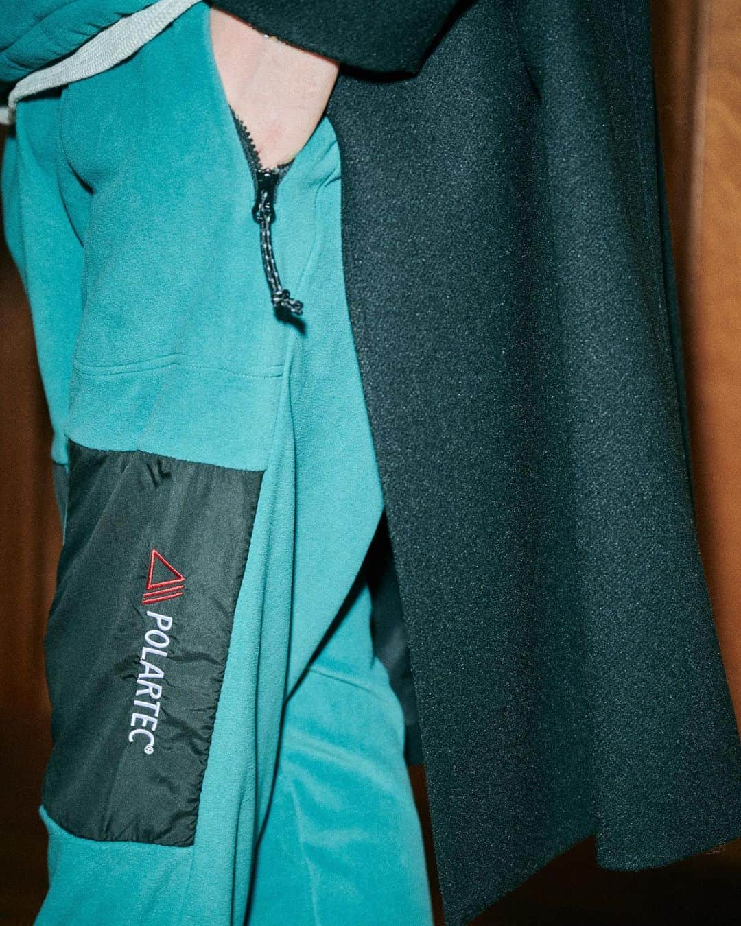 JOURNAL STANDARD relumeさんのインスタグラム写真 - (JOURNAL STANDARD relumeInstagram)「Mixture  JOURNAL STANDARD relume WINTER STYLE 2023-2024  冬の訪れを感じる12月は、「何をどう着ようか」とコーディネートに一番迷う時期。裏を返せばファッションが楽しい時期とも言えるはず！本ページでは、ダウンベストをインナーにしたり、ロングコートにフリースのセットアップを合わせたりと、スタイルMIXをキーワードにrelumeアイテムのバラエティに富んだ掛け合わせをご紹介します。  全編はベイクルーズストア特集ページよりご覧いただけます。 https://baycrews.jp/feature/detail/10770  #sierradesigns #firstdown #2023aw #2024ss #journalstandardrelume  #ジャーナルスタンダードレリューム」12月10日 20時32分 - js_relume