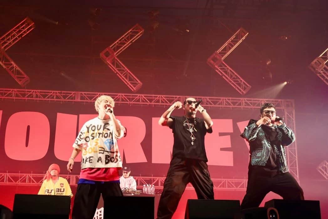 RED RICEさんのインスタグラム写真 - (RED RICEInstagram)「今年最後のフェス東北music journeyでブチかましてきました🔥😎👍 今年は本当にいっぱいライブ出来て楽しかった‼️ 残すはカウントダウンライブのみ🔥🔥🔥🔥 #湘南乃風 #musicjourney  #東北 #仙台」12月10日 20時35分 - redrice134