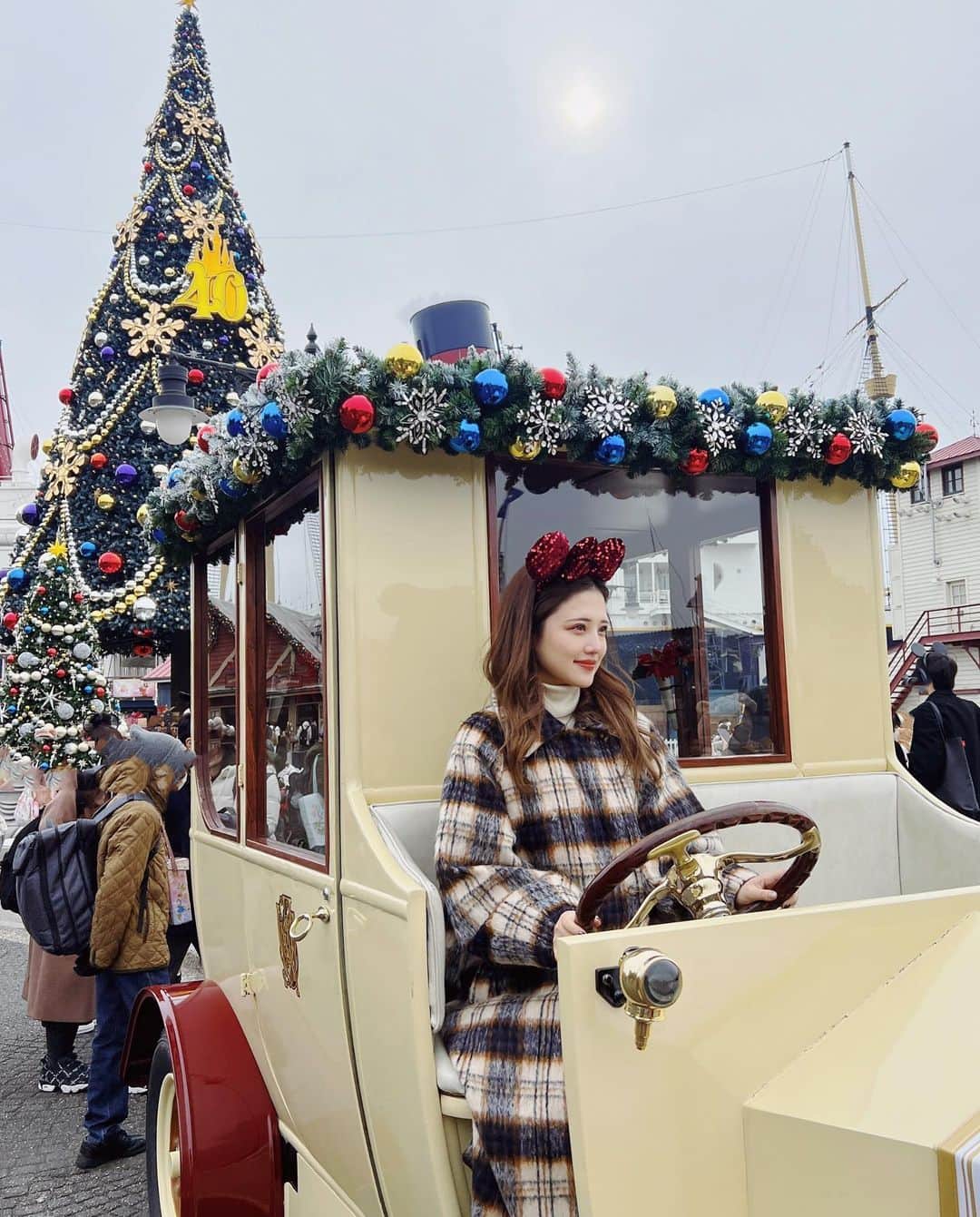 金光みり愛さんのインスタグラム写真 - (金光みり愛Instagram)「シーの船の前でクリスマス仕様になってて 可愛かった乗り物で🎄❄️💕✨」12月10日 20時43分 - milliah_kanemitsu