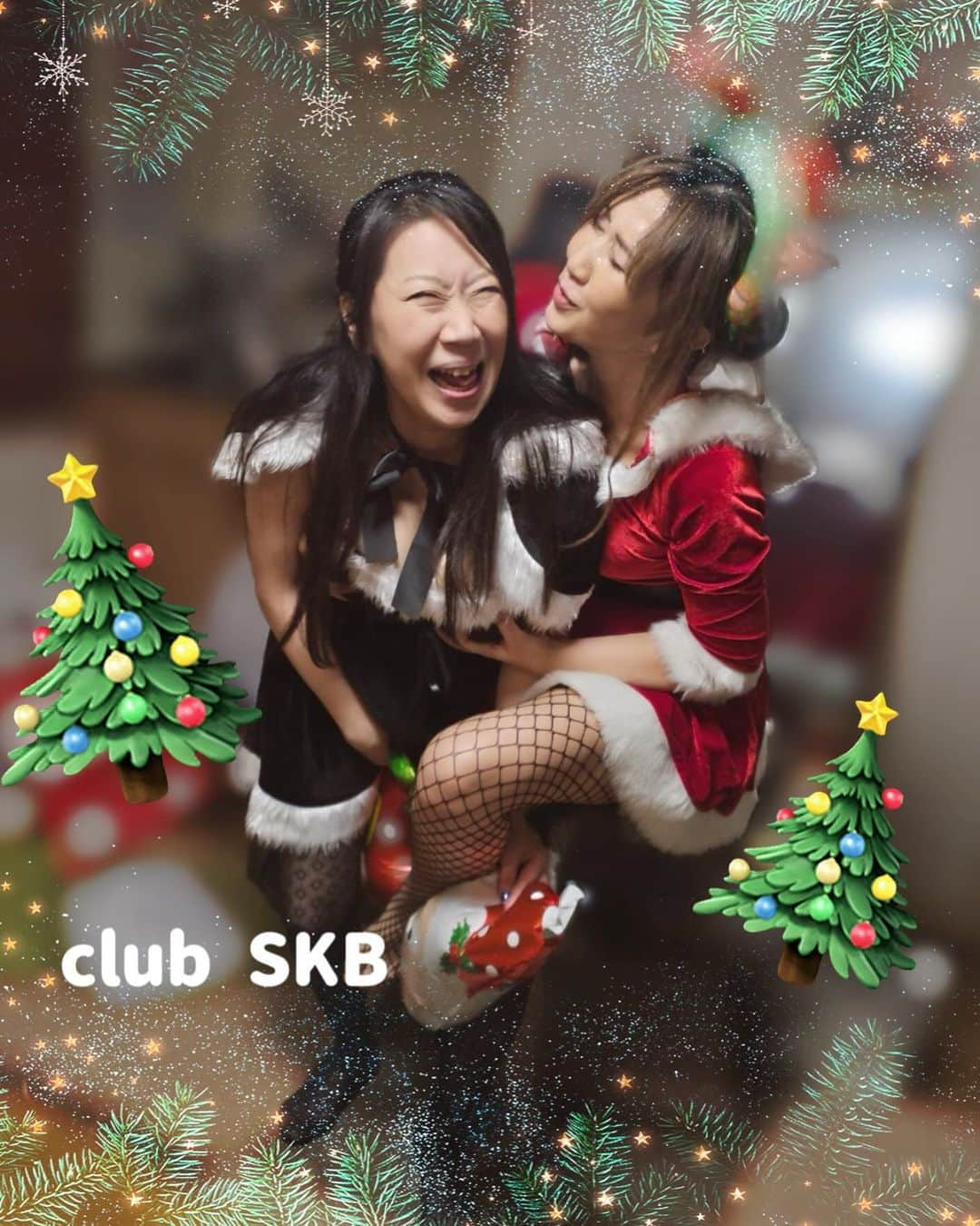 伊織涼子のインスタグラム：「本日１２:１０  南口改札前集合だよー✨‼️  昨日の思い出写真  #clubSKB  #クリスマス  #伊織涼子  #島津かおる」