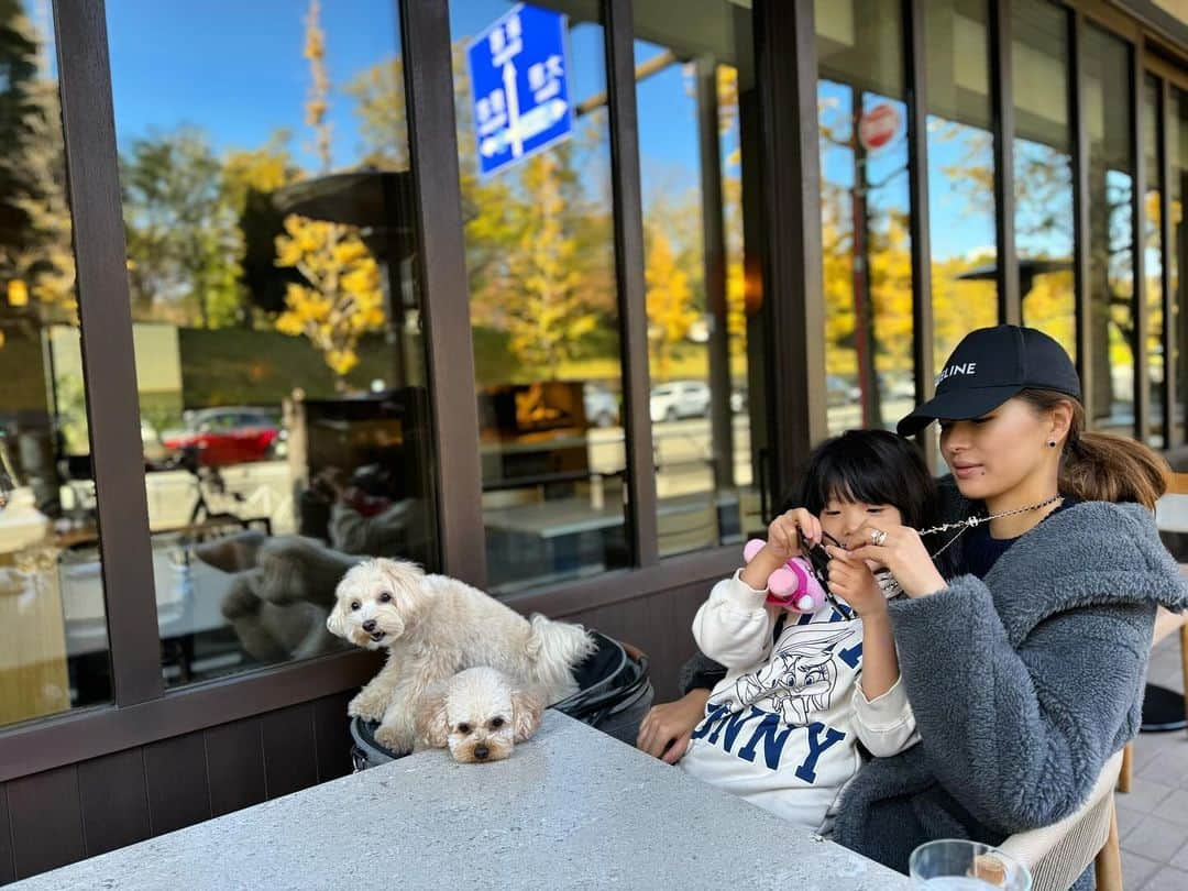 廣瀬規子さんのインスタグラム写真 - (廣瀬規子Instagram)「Sunday morning ☀️  ……..with my lovers💓  #sunday #sunnyday  #sundaymornings  #日曜日 #日曜日の朝」12月10日 12時33分 - noriko_style