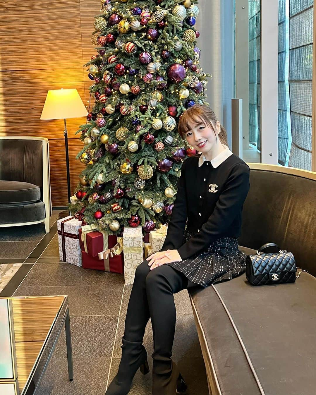 早川愛さんのインスタグラム写真 - (早川愛Instagram)「🎄🎄🎄  ぽかぽか〜いいてんき💚💚  念願の...霊視タロット占いに行ってきました🔮 すごかった😭 早くも未来が当たっていてびっくりしている🫨🫨 10年以上ぶりの占いだったけどこれから引き続き定期的にみてもらおう🥹 みんなは占いとか行ったりする？？  ・  #占い #タロット占い #霊視鑑定 #感謝」12月10日 13時18分 - megumegu_1006