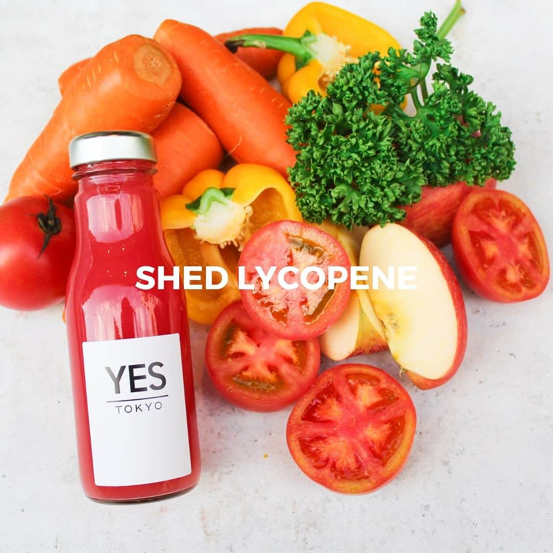 YES TOKYOさんのインスタグラム写真 - (YES TOKYOInstagram)「⁡ ⁡ ⁡ 【SEASONAL MENU -SHED LYCOPENE-】 ⁡ ⁡ いつも、YES TOKYOをご利用頂きありがとうございます。 ⁡ 本日は大好評のSEASONAL MENUをご紹介いたします！ ⁡ ⁡ 【SHED LYCOPENE】 ニンジン・トマト・リンゴ・パプリカ・パセリ ⁡ ニンジンをベースに、トマトやリンゴ、パプリカとビタミンを豊富に含む食材を使用した1本です。 ⁡ ニンジン、トマトには女性に嬉しい成分が多く含まれていることは、皆様ご存知かと思います。 よく耳にするのは、βカロテンや食物繊維ですよね。 ⁡ βカロテンは体内に取り入れるとビタミンAに変化し、皮膚を健康に保つ働きがあります！ そして、トマトといえば、リコピン！ ⁡ リコピンは赤の色素であるカロテノイドの一種で、強い抗酸化作用があり、活性酸素によりシミやしわ、免疫低下の予防にも効果を期待できます。 ビタミンCも豊富で、美容には欠かせない成分です。 ⁡ その他にも、バランス良く美容効果に期待できる食材をたっぷりと使用してますので、この1本があれば安心です☺︎ ⁡ 年末にかけて慌ただしくなりますが、ビタミンを効率良く摂取し、健康維持しましょう！ ⁡ ⁡ -こんな方にオススメ- ✔︎肌荒れが気になる方 ✔︎免疫力UPしたい方 ✔︎便秘でお悩みの方 ✔︎ビタミン不足の方 ⁡ ⁡ 季節限定の商品でございます。是非この機会にお試しください。 （店頭または、オンラインショップよりご購入頂けます。） ⁡ ⁡ 何かご不明な点がございましたら、お気軽にお問い合わせください。 ⁡ 【お問い合わせ】 ■中目黒店 ☎︎：03-3760-4717 ⁡ ■二子玉川店 ☎︎：03-6447-9663 ⁡ ⁡ ⁡ @yestokyo @yescbd_japan #yestokyo #yoga #cbd #coldpressedjuice #yescbd #ヨガ #コールドプレスジュース #ジュースクレンズ #クレンズジュース #中目黒 #二子玉川 #代官山 #福岡 #渋谷 #横浜 #たまプラーザ #ダイエット #ファスティング #ファスティングドリンク #ダイエットメニュー #cbdオイル #腸活 #断食 #断食ダイエット #ビーガン #スープクレンズ #全国配送 #ギフト #ケータリング」12月10日 13時36分 - yestokyo