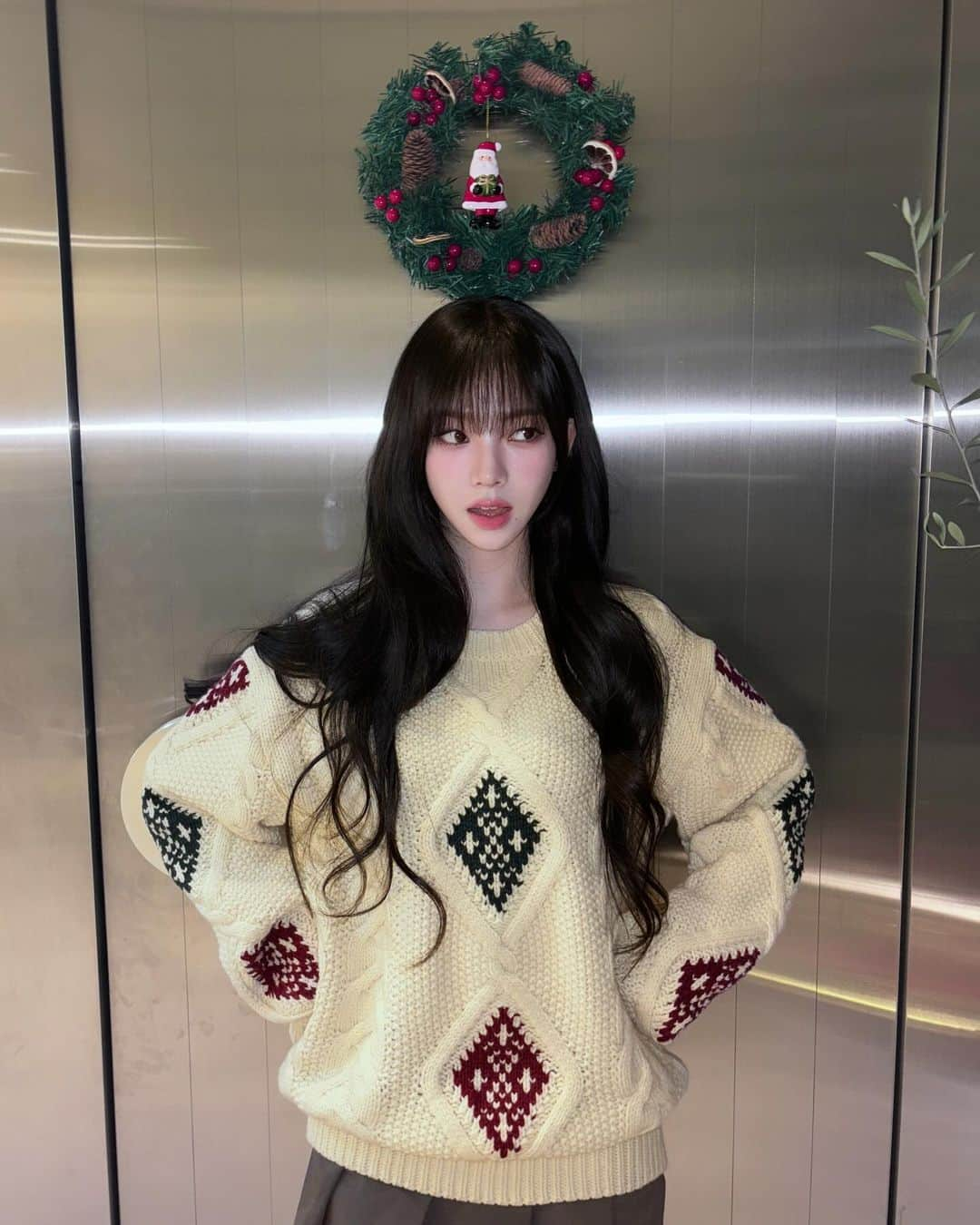 KARINAさんのインスタグラム写真 - (KARINAInstagram)「12월은 설렘의 계절이야🎄」12月10日 13時44分 - katarinabluu