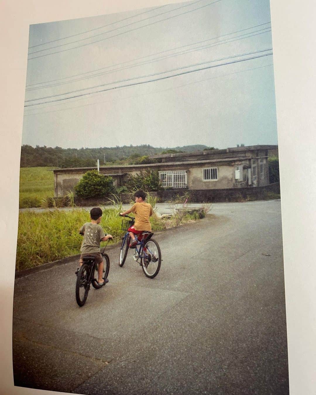 KEN KAGAMIさんのインスタグラム写真 - (KEN KAGAMIInstagram)「沖縄出身 @_yu__ya__ 君の新作写真集 WET  綺麗で少し切なくてなんか良い。」12月10日 13時45分 - kenkagami