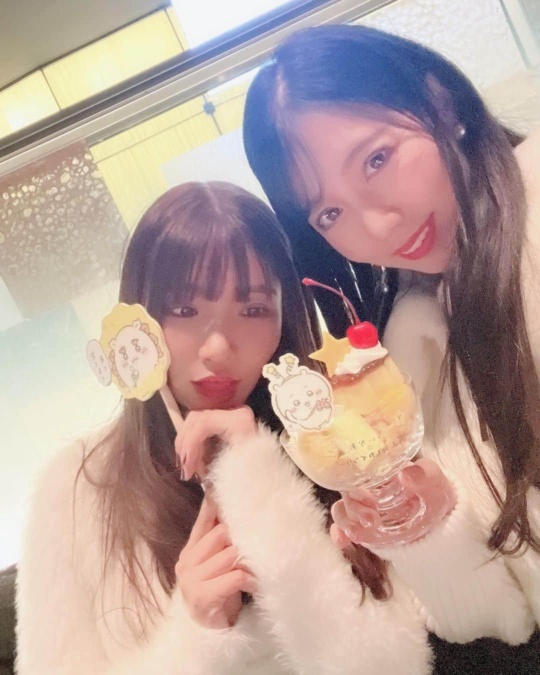 南まゆさんのインスタグラム写真 - (南まゆInstagram)「♡ みつはちゃんとちいかわ✖️スカイツリーに 行ったよ~⭐️⭐️⭐️☺️❤️ . 空、近ッ🌠☺️ . 可愛かった🥺 ずっとそのままでいてほしい空間🙏🏻🌠✨ . @higuchi_mitsuha  #スカイツリー #ちいかわ #スカイツリーちいかわコラボ #ソラマチ」12月10日 13時58分 - mayuminami1127