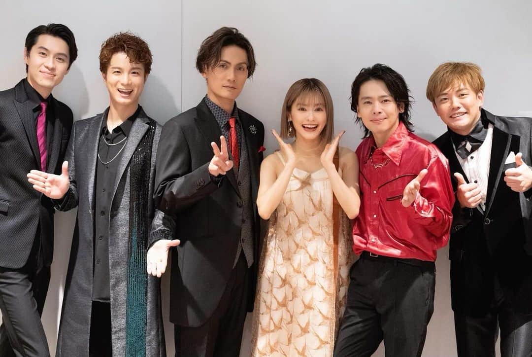 昆夏美のインスタグラム：「. Brand New Musical Concert 2023 無事に終わりました✨ あっきーさん、和樹さん、万里生さん、まさくん、山野さん そして素晴らしいオーケストラの皆様と 一度歌ってみたかった東京オペラシティコンサートホールで ミュージカル楽曲を思う存分楽しむことができました☺︎ ホールいっぱいのお客様の温かさを感じで 歌うことができたのが嬉しかったなぁ✨ . . 今年最後のコンサート。 至福の時間でした☺︎ 皆さん大好き🥰  . . 今後も 12月15日、サントリーホール 12月17日、川口リリア・メインホール で開催される#bnmc2023  素晴らしい歌とおもしろトーク、是非お楽しみください🙌🏻」
