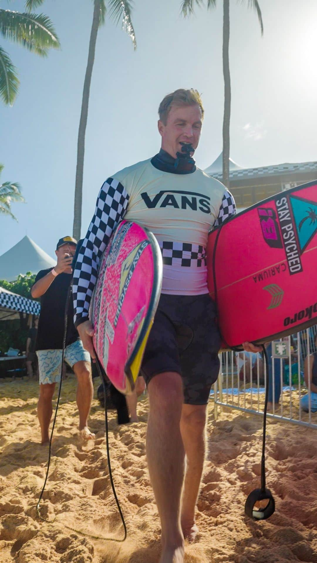 ジェイミー・オブライエンのインスタグラム：「New Pipeline Masters vlog is now live on my YouTube channel 💥 @jobschoolofsurf  link in profile thanks for all the love and support」