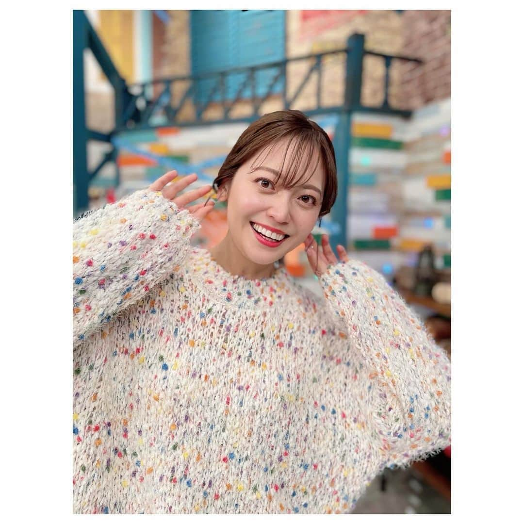 森夏美さんのインスタグラム写真 - (森夏美Instagram)「. #タイチサン！ きょうも生放送ありがとうございました🌈  衣装もふわふわで冬らしくなっていますが、 名古屋では気温が20℃ほどのところもあったそうで…😳 ここまで暖かいのは、12月では5年ぶり、だそうですよ！  ただ、体調管理には十分気をつけて、 12月の忙しさを乗り越えましょう🙌  #タイチサン！ #冬支度 #ニットコーデ #ootd  #東海テレビ #アナウンサー #森夏美」12月10日 14時47分 - mori_natsumi0722