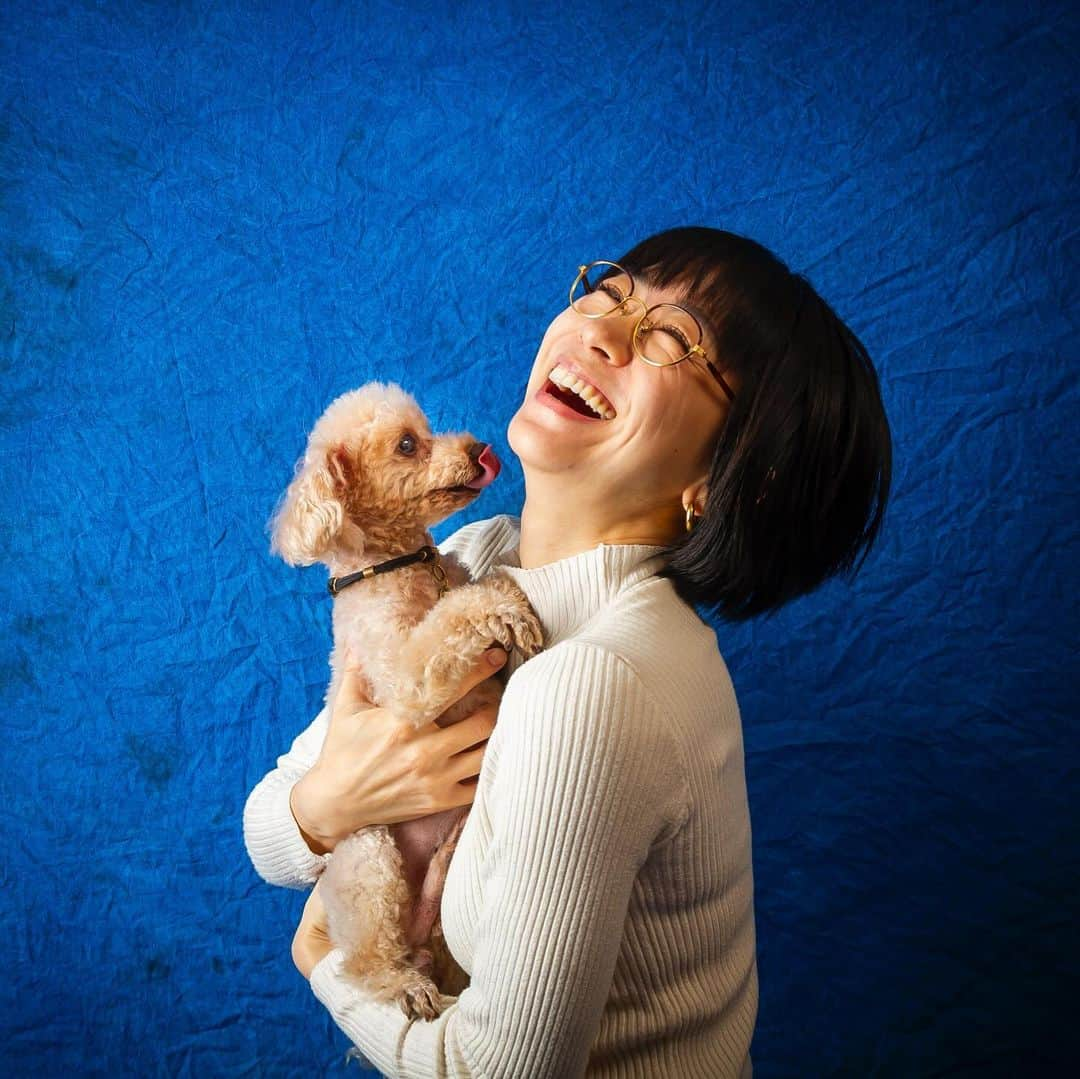 時東ぁみさんのインスタグラム写真 - (時東ぁみInstagram)「いよいよ来週！静岡県で保護犬猫譲渡会です🐶🐱 ・ 保護犬猫に素敵な家族が出会えますように♡ 撮影会で応援します！  12/17(日)10:00-14:00 譲渡会コラボイベント開催🐾  『ふれあい譲渡会』  NPO法人 TWFの会さんが毎月やってる譲渡会に“幸せ家族チャリティー”がコラボさせていただきます！  【開催場所】TWFの会　富士宮本部 静岡県富士宮市西小泉町25-1 080-2657-4361  【保護施設】NPO法人 TWFの会 こちらで保護されている犬猫が里親を待ってます🐶😸 @twfnokai @twfnokai_02   私のやっている保護動物チャリティー［幸せ家族チャリティー］は撮影会です！ @shiawase_family   家族写真+ペットベストショット　2枚2000円 経費を抜いた全額寄付！ ・ ペットを連れて来てもok！ 遊びに来るだけでもok！ ・ #時東ぁみ #保護犬 #保護猫 #譲渡会 #twfの会 #ふれあい譲渡会 #静岡県 #富士宮  #幸せな家族写真 #撮影会 #幸せ家族 #家族写真 #幸せ家族チャリティー #撮影 #ペット撮影 #チャリティー #動物チャリティー #ペット #犬好き #猫好き #犬好き集まれ #猫好き集まれ  #富士宮焼きそば #富士宮お好み焼き #時計 #足もみ #フリマ #卵 #コラボイベント」12月10日 14時54分 - amitokito