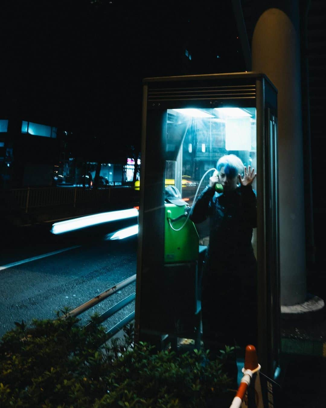 アンバー さんのインスタグラム写真 - (アンバー Instagram)「No one during a photoshoot:   Me: “Can I eat water in the shower?”  Staff: um… sure 👀  Prob one of my favorite shoots in a while. I climbed in a closet, ran around Tokyo at 2am, and attempted to chew some water. Thank you to the creative team for such a fun time🙏 Hope you guys enjoy these shots as much as I had fun shooting them 🧡💛  MARVIN vol. 12 @marvin_thebrand  Photographer: @adipvtra Stylist: @tokichang Local Production: @mrpositivetokyo Executive Producer: @mr.positive.tokyo Producer: @yukika_88 @delashonz Coordinator: Mami Chino」12月10日 15時00分 - amberliu