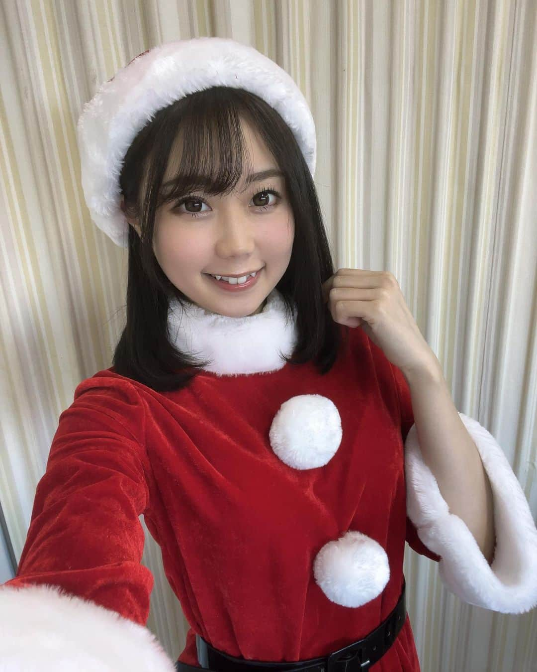 鈴乃八雲さんのインスタグラム写真 - (鈴乃八雲Instagram)「一足早いサンタさん🎅🎄 抽選会のチェキのサンタさん💝  #伊勢崎オート　#オートレース　#ジースマイル　#gsmil #伊勢崎オートレース  #autorace #レース　#race  #伊勢崎　#girl #smile #love #japan #japanese #japanesegirl #群馬 #伊勢崎市 #isesaki #バイク #bike #ギャンブル #ギャンブル好き #サンタ #サンタコス #サンタクロース #santa #xmas #christmas」12月10日 15時17分 - yakumo_suzuno