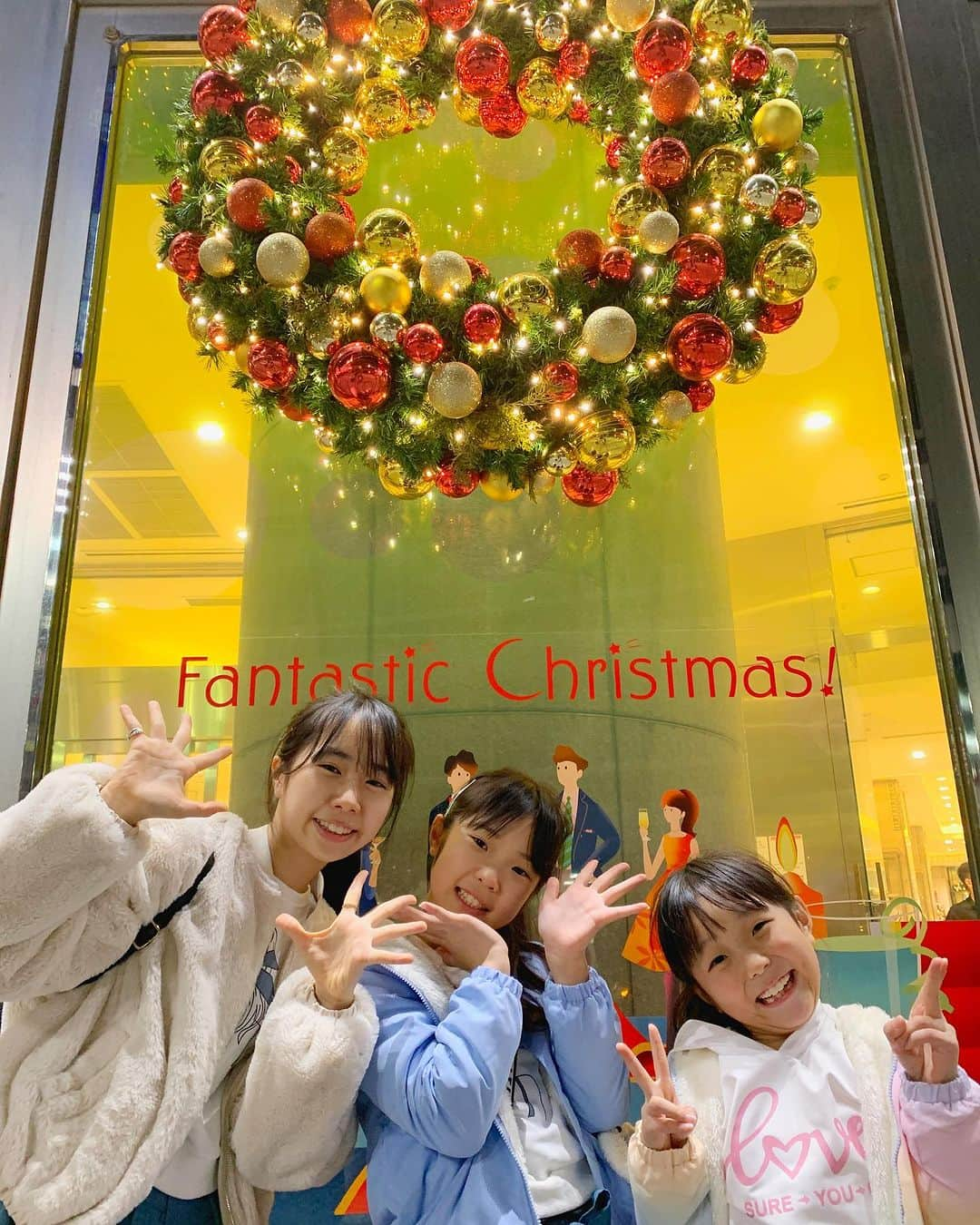 Saaaaayaのインスタグラム：「池袋にお出かけ✨ クリスマスイベントに参加してきました🎄  #pr #東武百貨店 #東武百貨店池袋店 #クリスマスパーティー #お出かけ #池袋 #中学生 #中学生女子 #小学生 #小学生女子 #四姉弟 #三姉妹ぷらす長男  #youtube #youtuber #さあやちゃんねる #はれママキッズtv #はぴらき」