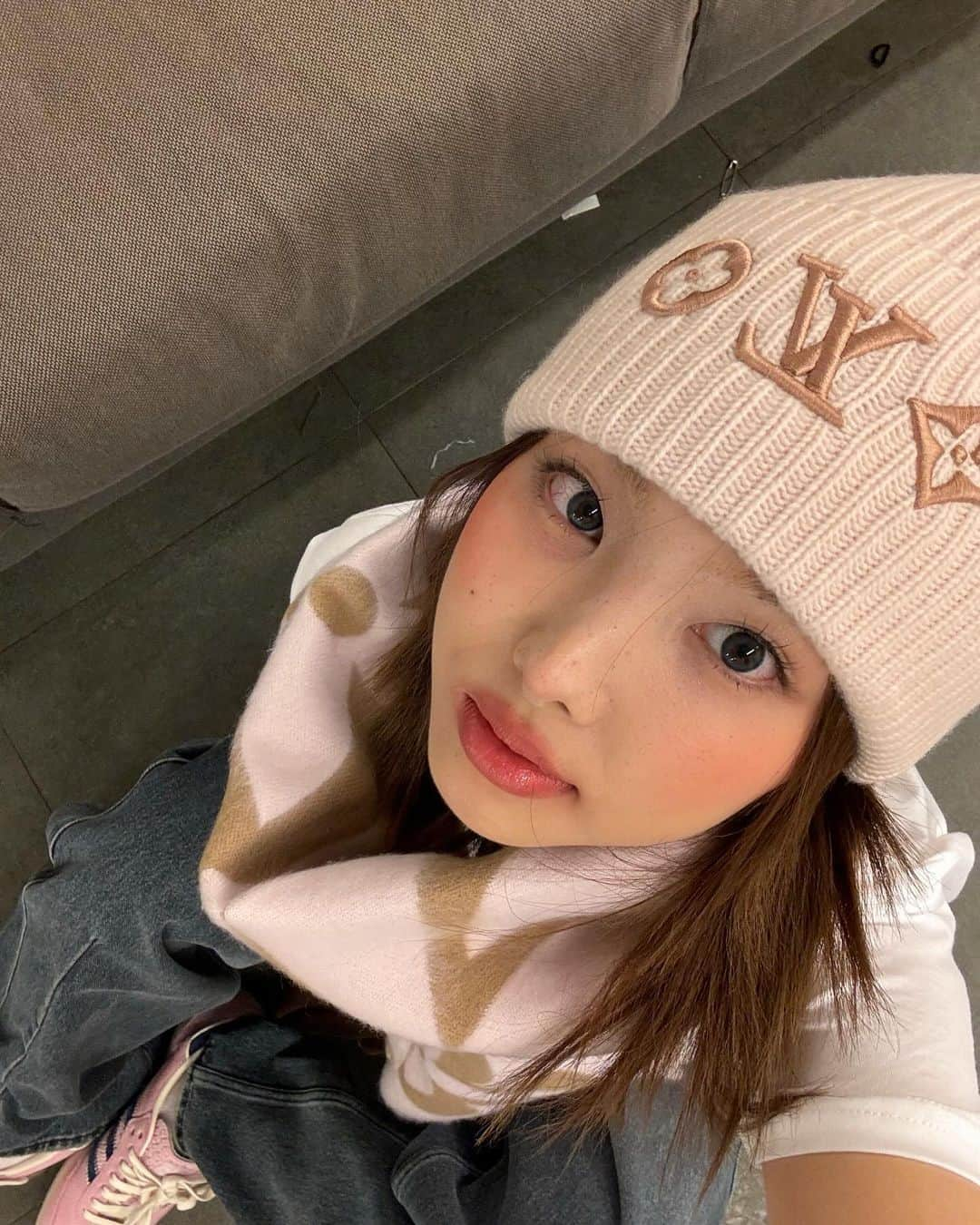 ナヨンさんのインスタグラム写真 - (ナヨンInstagram)「#광고 💓⛄️💓 @louisvuitton」12月10日 15時27分 - nayeonyny