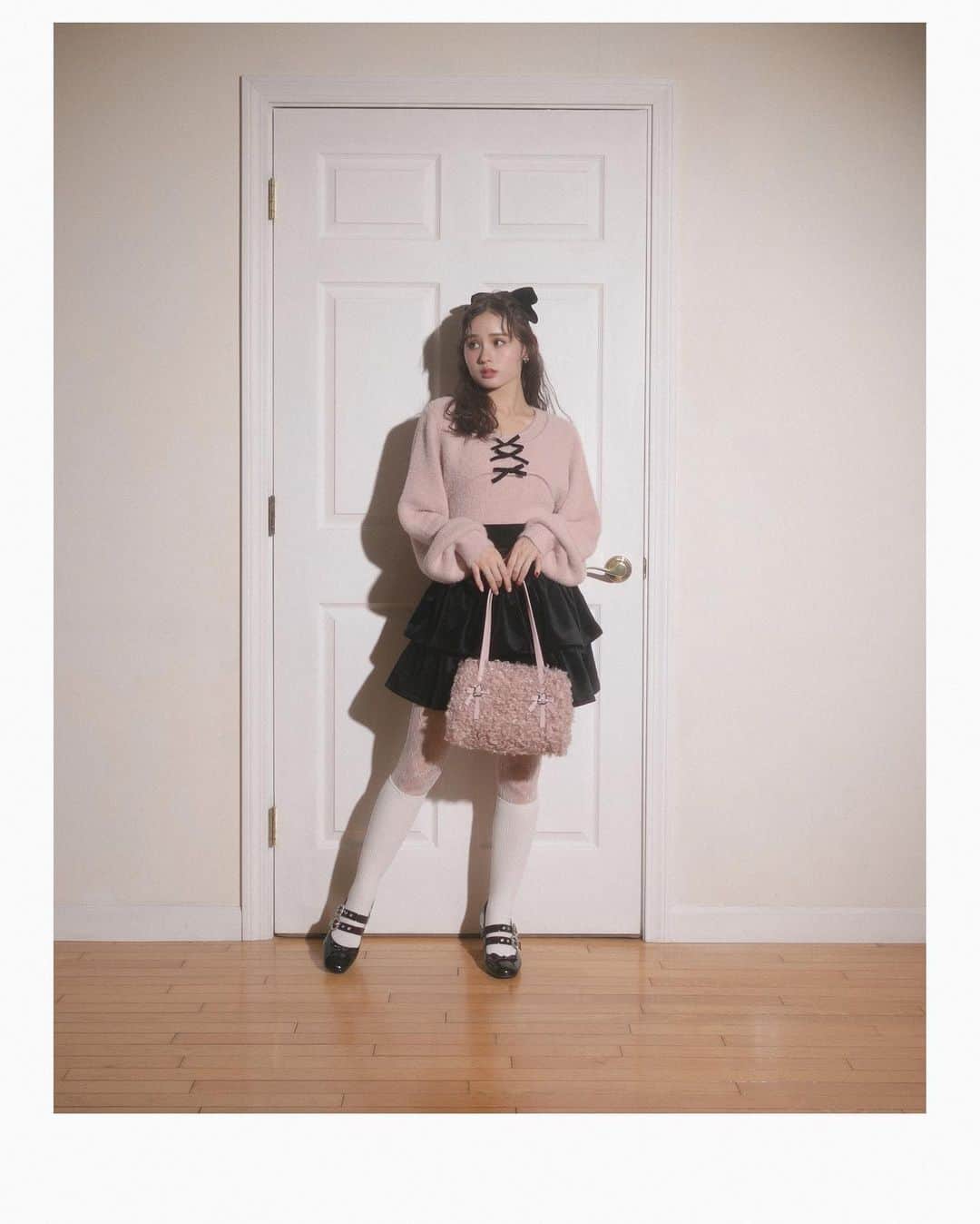 BUBBLESさんのインスタグラム写真 - (BUBBLESInstagram)「ㅤㅤㅤㅤㅤㅤㅤㅤㅤㅤㅤㅤㅤ ㅤㅤㅤㅤㅤㅤㅤㅤㅤㅤㅤㅤㅤ BUBBLES New Collection Winter / December,2023  ☑︎ poodle fur bag ¥7,900+tax color :  pink / ivory / black https://www.sparklingmall.jp/c/sparklingmall_all/BS71371 ㅤㅤㅤㅤㅤㅤㅤㅤㅤㅤㅤ _____________________________________________  #bubbles #bubblestokyo  #bubbles_shibuya #bubbles_shinjuku #bubblessawthecity #bubbles #new #clothing #fashion #style #styleinspo #girly #classicalgirly #brushgirly #harajuku #shibuya #newarrival #october #aw #December #winter #holiday #2023_BUBBLES #December2023_BUBBLES」12月10日 21時00分 - bubblestokyo
