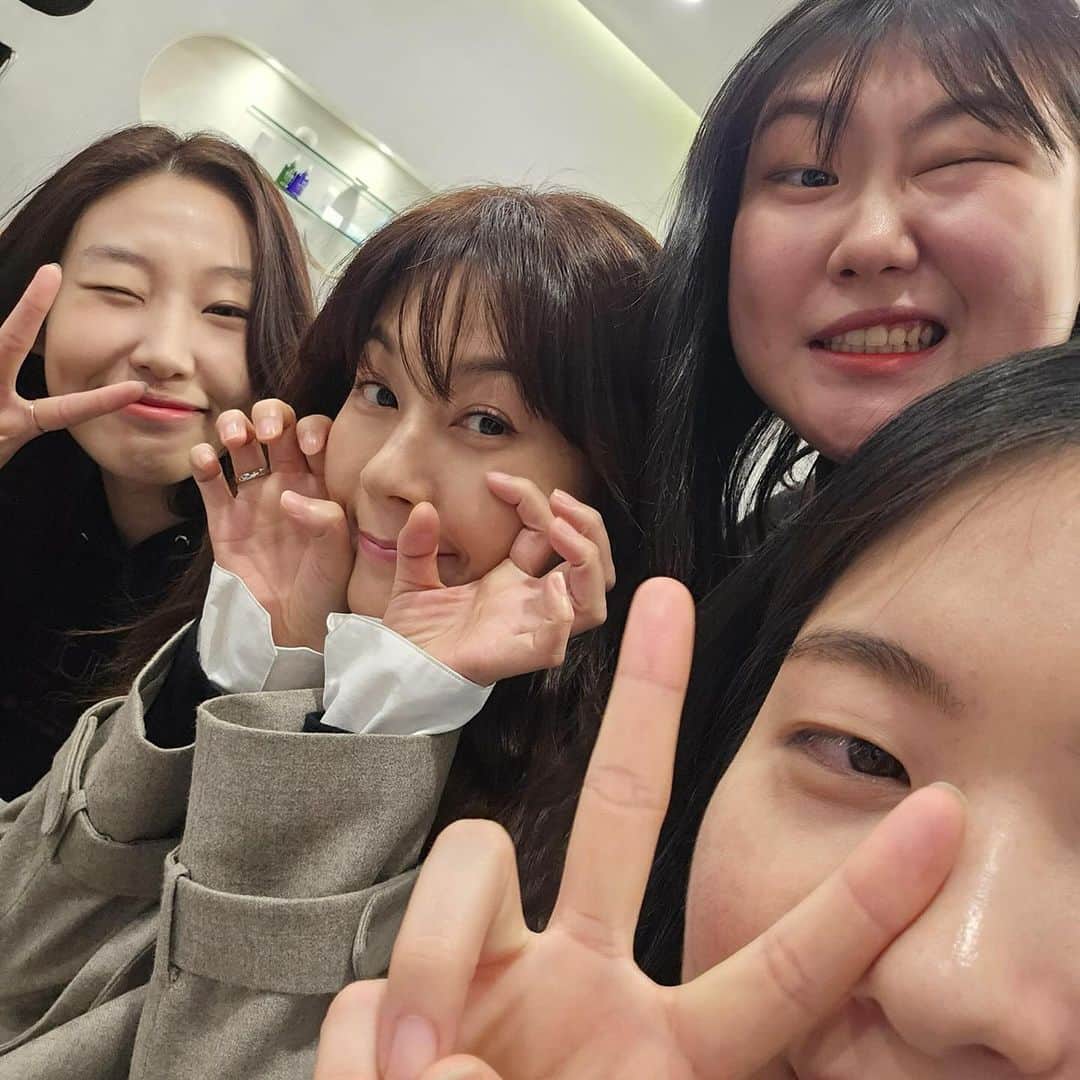 キム・ハヌルのインスタグラム：「야~옹😽」