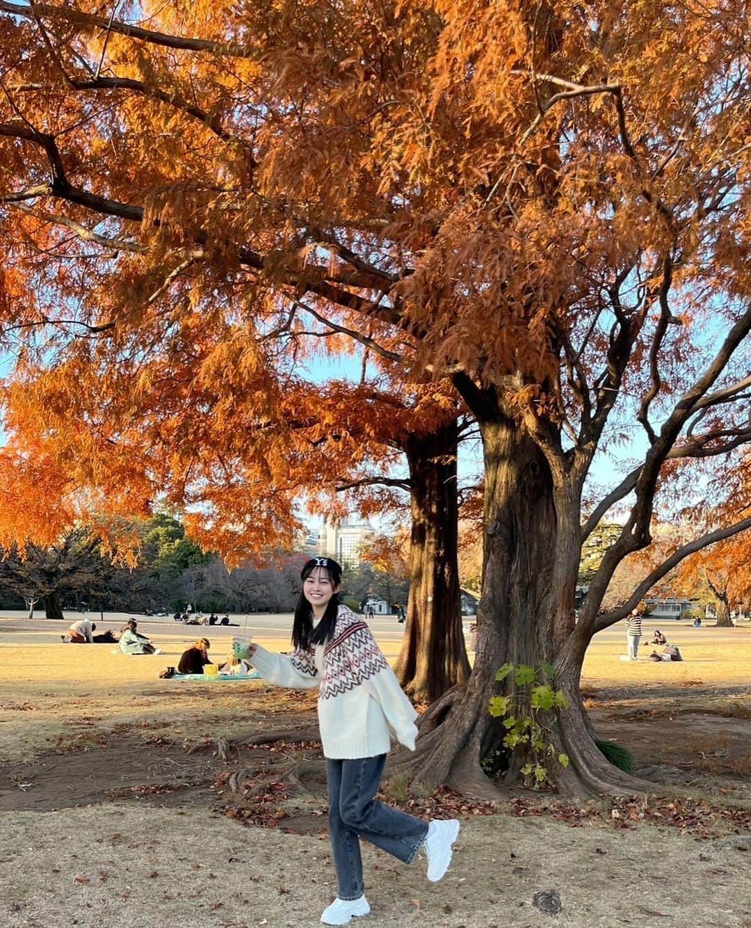 村山千夏さんのインスタグラム写真 - (村山千夏Instagram)「こんばんは。 同じ事務所で同い年のまやと遊びましたー！ 楽しかった。  Good evening. I hung out with Maya, who is the same age as me at the same office! it was fun.  #jk#ljk#jk3#高校生#女子高校生#高校生女子#18歳#18yearsold#05#05line#私服#全身コーデ#新宿御苑」12月10日 16時59分 - chinatsu___mura