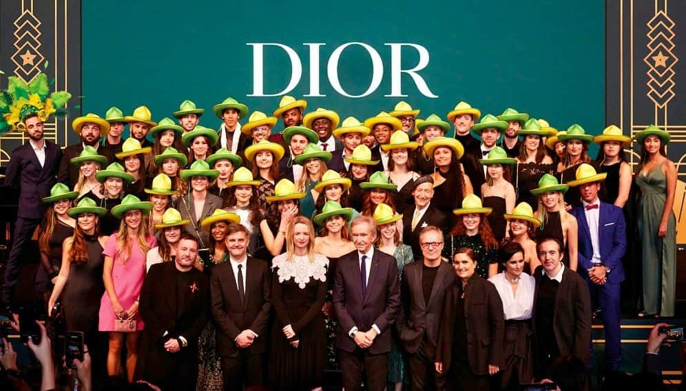 スティーブンジョーンズのインスタグラム：「Thrilled to create my 26th Catherinette and St Nicholas hats for @dior with @mariagraziachiuri @victoiredecastellane @mrkimjones thank you to my wonderful Haute Couture hat team #valerielepage #clotildetoussaint #saratintinger and @superduperhats」