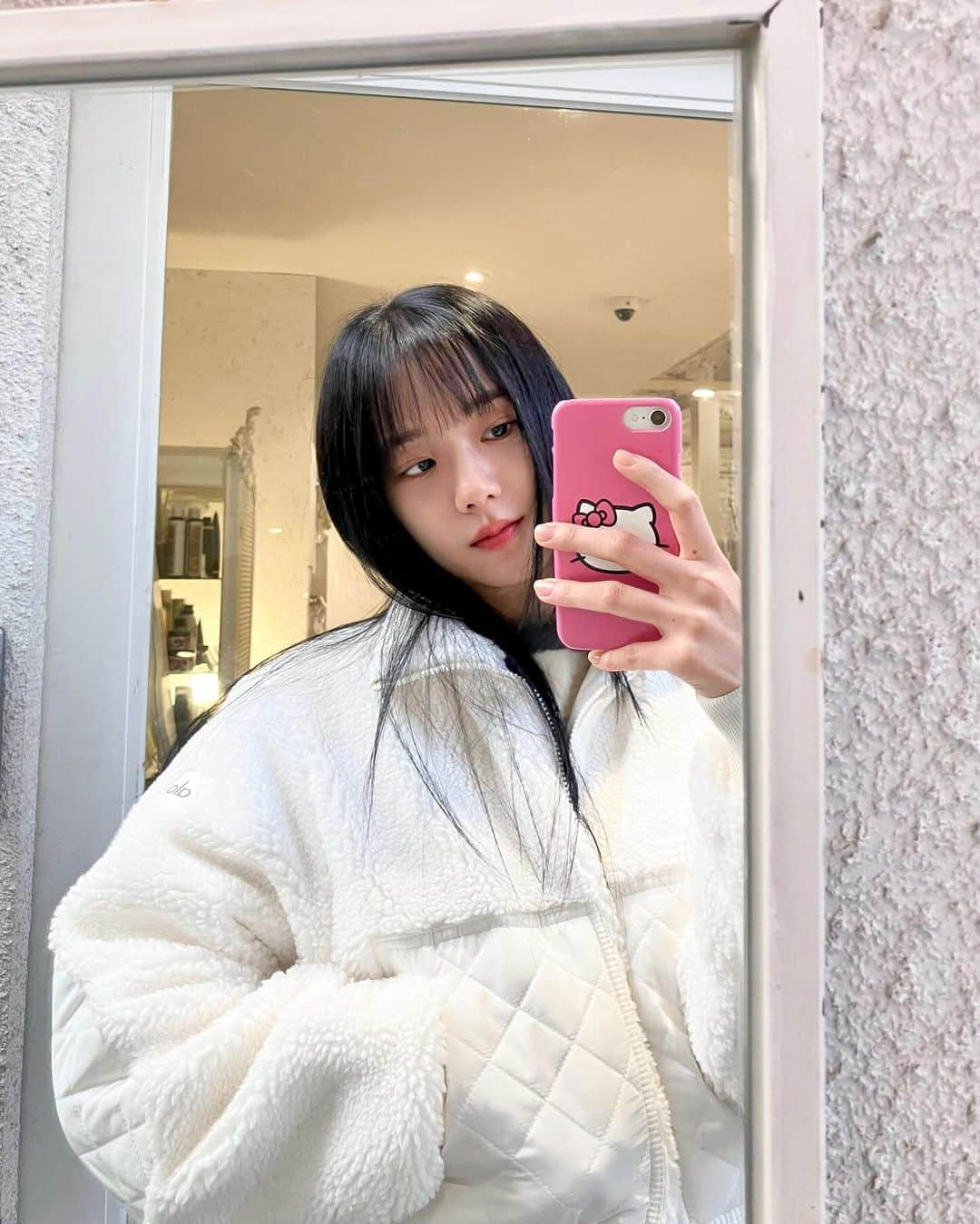 ジスさんのインスタグラム写真 - (ジスInstagram)「나만 춥나 ? 너무 춥다 🥶」12月10日 17時34分 - sooyaaa__