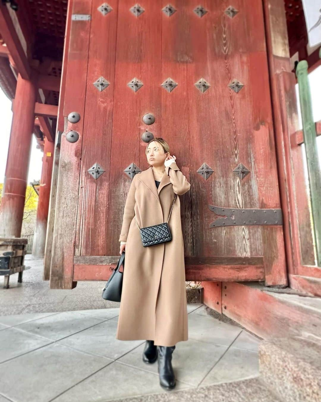 YuhKawasakiさんのインスタグラム写真 - (YuhKawasakiInstagram)「📍 Todaiji Temple 🦌🍁🖐️ ： ： ： ： ： ： #TodaijiTemple #東大寺#奈良紅葉#奈良観光#奈良旅行#奈良県 #奈良デート#narapark #奈良公園#narajapan #お寺巡り #マックスマーラ#シャネルバッグ #冬コーデ #コートコーデ #ロングコート#」12月10日 18時10分 - yuhkawasaki