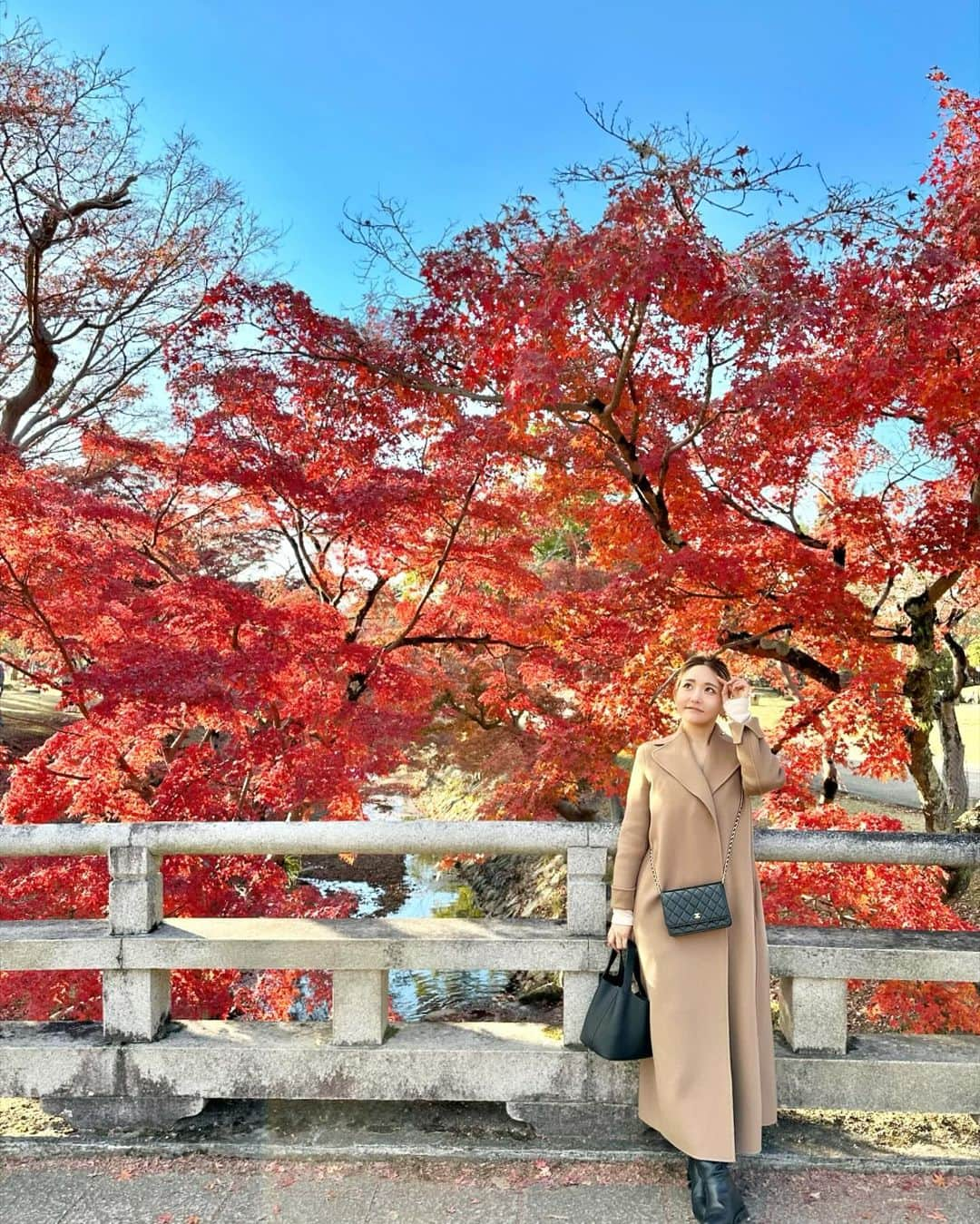 YuhKawasakiさんのインスタグラム写真 - (YuhKawasakiInstagram)「📍 Todaiji Temple 🦌🍁🖐️ ： ： ： ： ： ： #TodaijiTemple #東大寺#奈良紅葉#奈良観光#奈良旅行#奈良県 #奈良デート#narapark #奈良公園#narajapan #お寺巡り #マックスマーラ#シャネルバッグ #冬コーデ #コートコーデ #ロングコート#」12月10日 18時10分 - yuhkawasaki