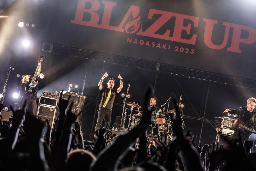 MAH のインスタグラム：「SHANK pre. BLAZE UP NAGASAKI 2023 at DEJIMA MESSE NAGASAKI.  #SiM #SHANK #BUN2023  📷 @koheisuzukiphoto」