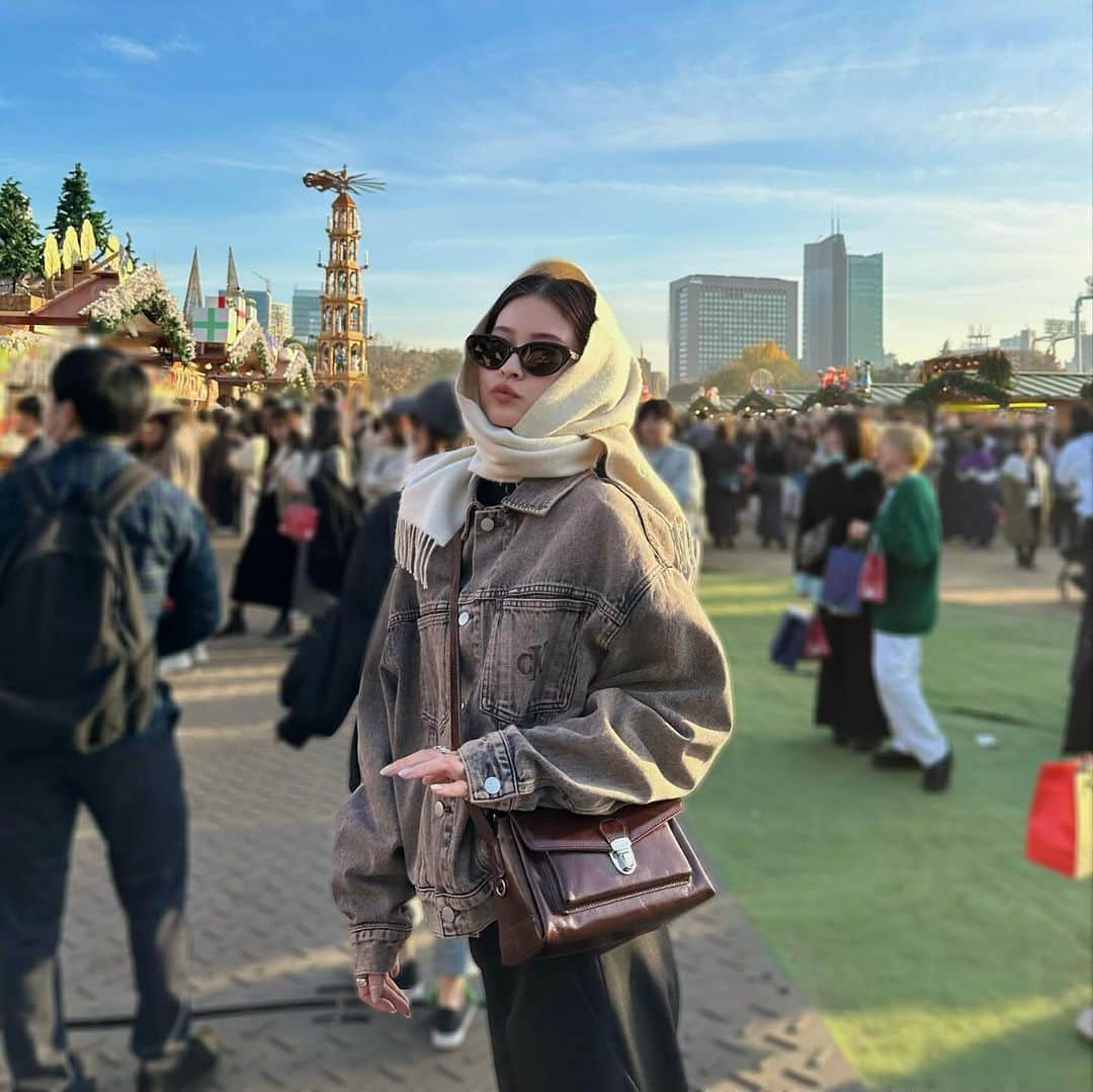 横田ひかるさんのインスタグラム写真 - (横田ひかるInstagram)「Christmas Market🎄☃️🪅  クリスマスグッズ可愛すぎて ホットチョコレート美味しくて ずっとクリスマス気分 ~  #ヨコタノシフク」12月10日 18時28分 - _rncn950805