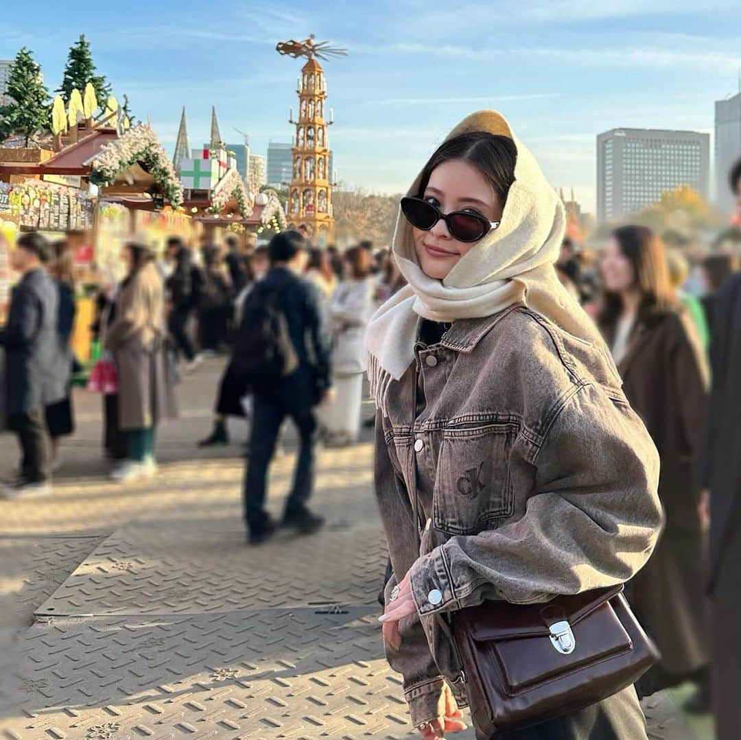 横田ひかるさんのインスタグラム写真 - (横田ひかるInstagram)「Christmas Market🎄☃️🪅  クリスマスグッズ可愛すぎて ホットチョコレート美味しくて ずっとクリスマス気分 ~  #ヨコタノシフク」12月10日 18時28分 - _rncn950805