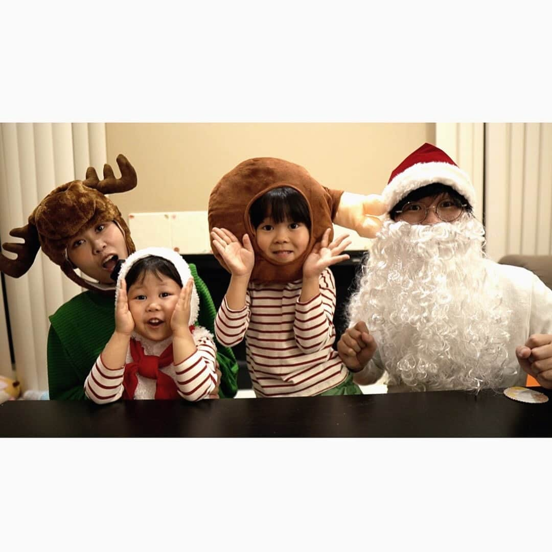 ぽるぽるちゃんさんのインスタグラム写真 - (ぽるぽるちゃんInstagram)「メリークリスマス🎅🏻🎄  さわってつくってたべる絵本さんとコラボさせていただきました🥺 とにかくかわいすぎるので是非みなさんつくってみてください🥺 かぶりものを交換してみてもおもしろいかも、、、🫣 みんなのつくったの見るの楽しみーーーー🤤🤤🤤  限定のグッズをつけていただいたりプレゼント企画もあったりなのでよかったらサイトからチェックしてみてください☺️  #たべほん #ぽる」12月10日 18時30分 - poruporuchan