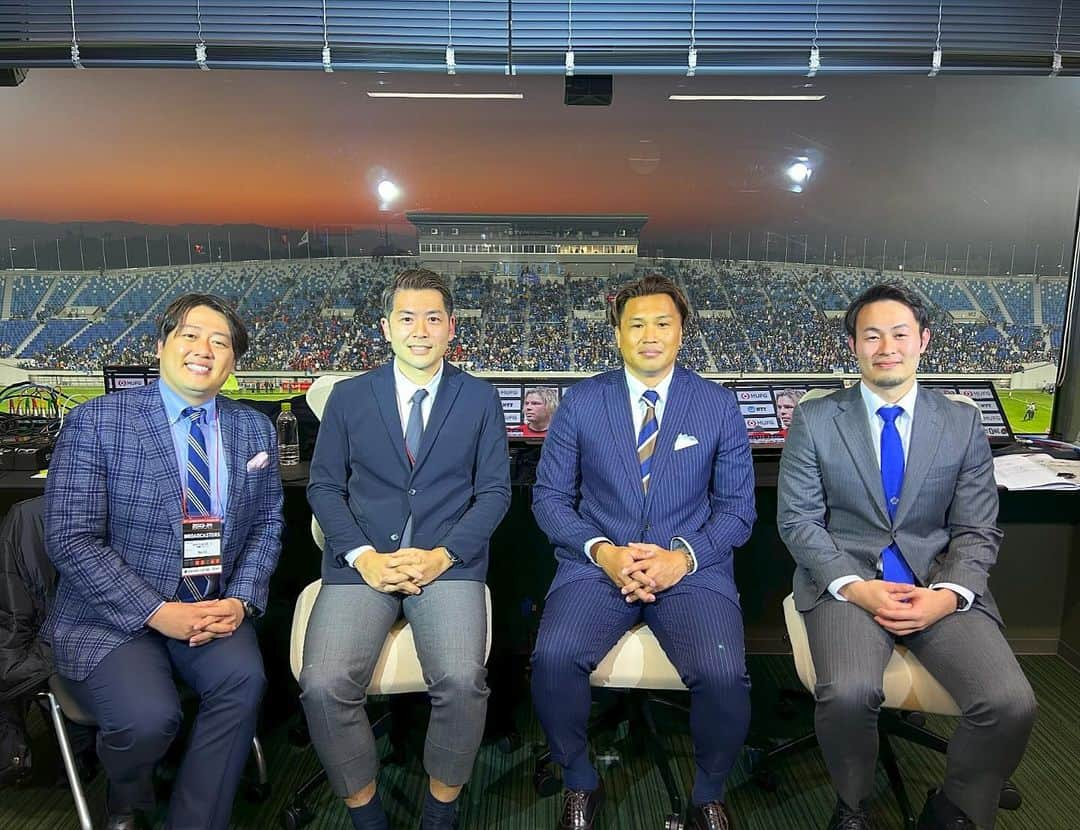 大西将太郎のインスタグラム：「JAPAN RUGBY LEAGUE ONE 2023〜24ワイルドナイツvsイーグルス開幕戦を日テレさんにて解説させていただきました。福岡さん、中野アナ、安村アナ、スタッフの皆様ありがとうございました。  ラグビーもっと盛り上げていきましょう！」