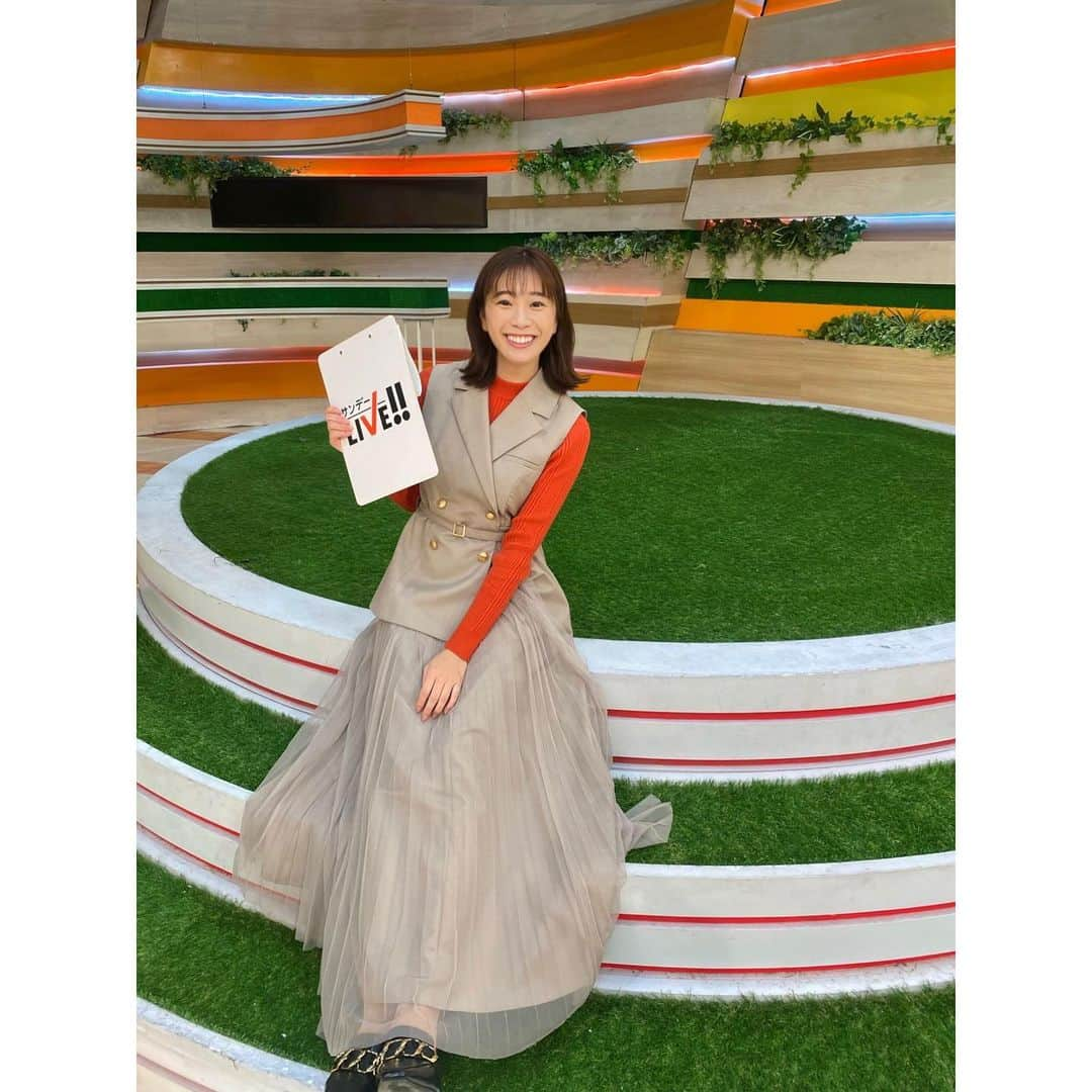 小松﨑花菜さんのインスタグラム写真 - (小松﨑花菜Instagram)「・ 大谷翔平選手の移籍先、決まりましたね😆⚾️ けさは放送内容を変更してお送りしました。  放送まで1時間をきった頃に情報が入り、 サンデーLIVE‼︎スタッフ全員でドタバタと準備🏃‍♀️ チームワークを感じた1日でした！  朝一、最新情報を皆さんと共有できて幸せです☀️  あすのドデスカ！でもたっぷりお伝えしますよ〜  #サンデーLIVE #大谷翔平 選手 #ドジャース  #メーテレ #アナウンサー #小松﨑花菜」12月10日 18時38分 - hana_komatsuzaki