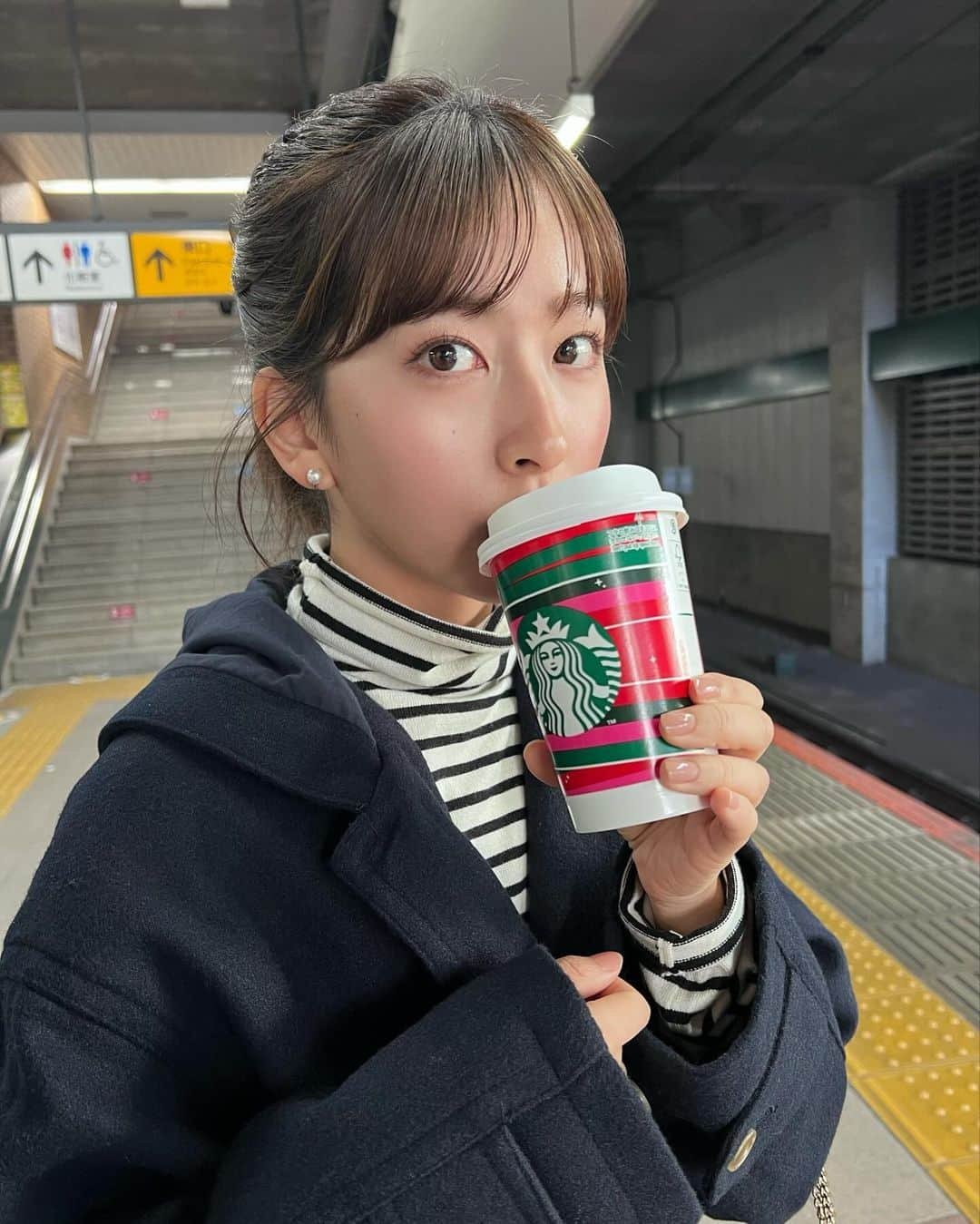 斉藤里奈のインスタグラム：「☕️😮‍💨」