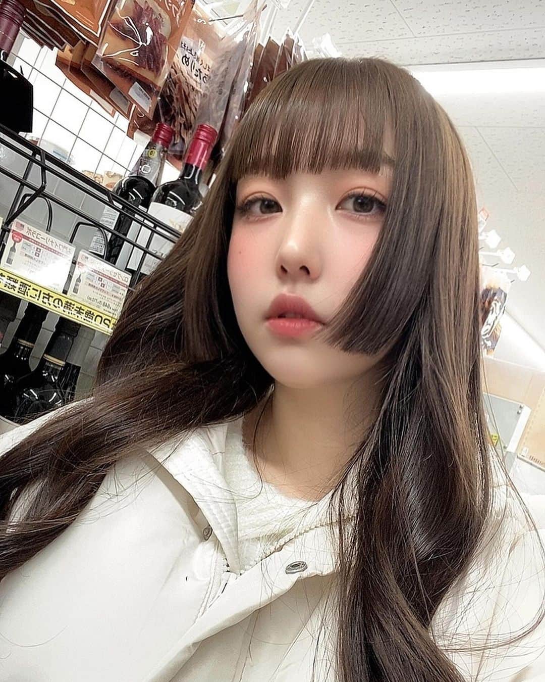 愛わなびのインスタグラム：「髪切って染めてマツエクしてネイルした 無敵です イェーイ THE MANZAI観る！」