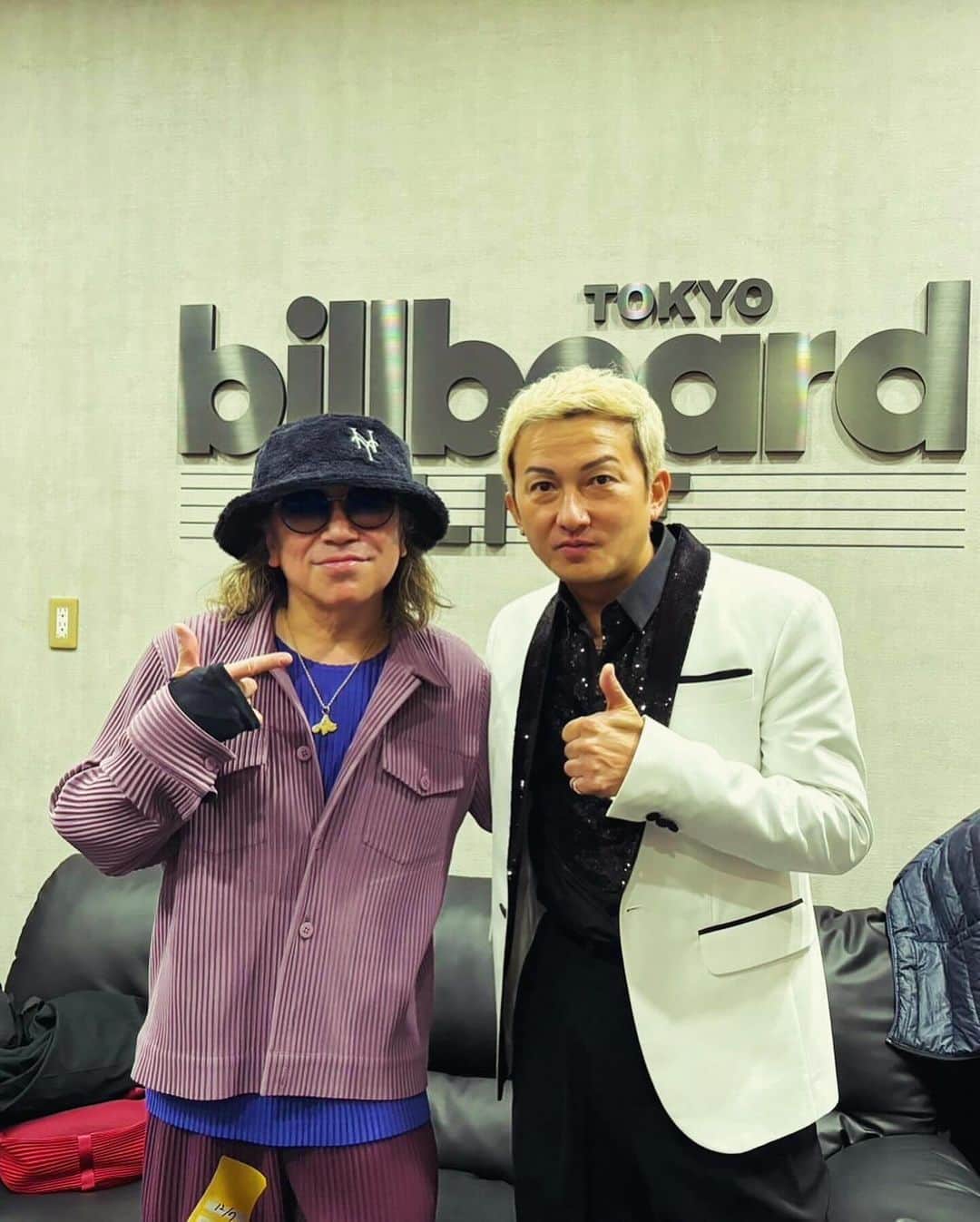 m.c.A・Tのインスタグラム：「12/7、ISSAのソロライブを観せていただきました。今を越えようとする彼の意気込み、やる気、決意がストレートに突き刺さりました。DA PUMPとして、ISSAとして ますます今後が楽しみです。大阪も行きたくなるよなぁw。 誕生日おめでとう🎂！」