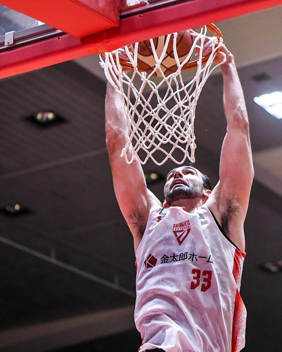 千葉ジェッツさんのインスタグラム写真 - (千葉ジェッツInstagram)「試合風景📸  B.LEAGUE2023-24 vs.名古屋 🏀試合終了🏀 名古屋 99-71 千葉J  #一勝一敗 #痛み分け #chibajets #Bリーグ #千葉ジェッツ #バスケ #basketball #portrait  #photograph #ジェッツ写真部 #レンズ越しの世界 #応炎📣🔥 #ありがとうございました✨」12月10日 19時14分 - chibajets_official