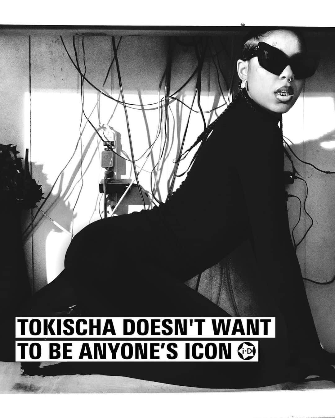 i-Dのインスタグラム：「Dominican artist @tokischa.popola has been making waves in her local underground since 2018’s “Pícala” with Tivi Gunz.   In the years since breaking through the Latin mainstream, she’s become known for her fun and raunchy dembow, including collaborations with Madonna, Rosalía, and most recently, Sexyy Red on their new track “Daddy”.  Known for being hyperactive, cartoonishly horny and openly bisexual, the way Tokischa tows the line between the explicit and the empowering — and doesn’t give a single fuck about being anyone’s icon — has made her exactly that, especially among young queer Latinxs.   At the link in bio, the disruptive artist opens up to i-D on her wild concerts, falling in love with fashion and her new singles “Candy,” and “Daddy”. . . . Text @er_pulgar Photography @ashleyypenaa via @familyartistmanagement Styling @b8tlyn Hair @queencutsnroses Make-up @penelopeplzz Nails @2.0studioss #Tokischa」