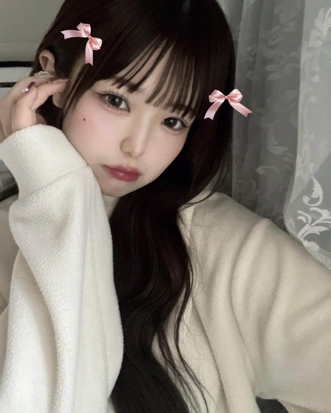 りょーかのインスタグラム：「・ ・ IVE wonyoug makeup🎀🖤  ・ TikTokでメイク方法紹介してます♡」