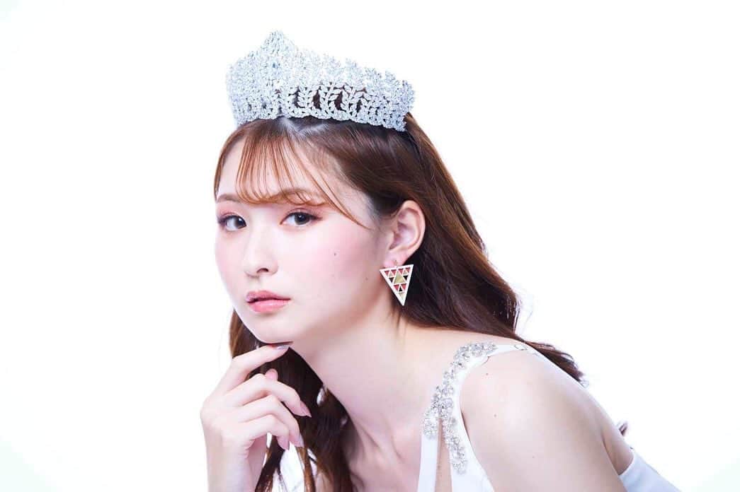 鈴木梨恩さんのインスタグラム写真 - (鈴木梨恩Instagram)「@karupi_official 様からご提供いただいたピアス✨ 日本大会のときとは違う種類のピアスを着用させていただきました🥺🫶🏻 ありがとうございます❣️  紙と木で作られているため、とっても軽くて環境にも優しいピアスです😊  #2023ベストオブミス静岡 #ベストオブミス静岡  #ベストオブミス #ミスコン協会 #ミスユニバースジャパン #レディユニバースジャパン #ミスユニバーシティ #ミスユニバーシティ2023  #ミスユニバーシティ2023グランプリ #大学生 #ミスコン」12月10日 21時06分 - rionsuzuki912
