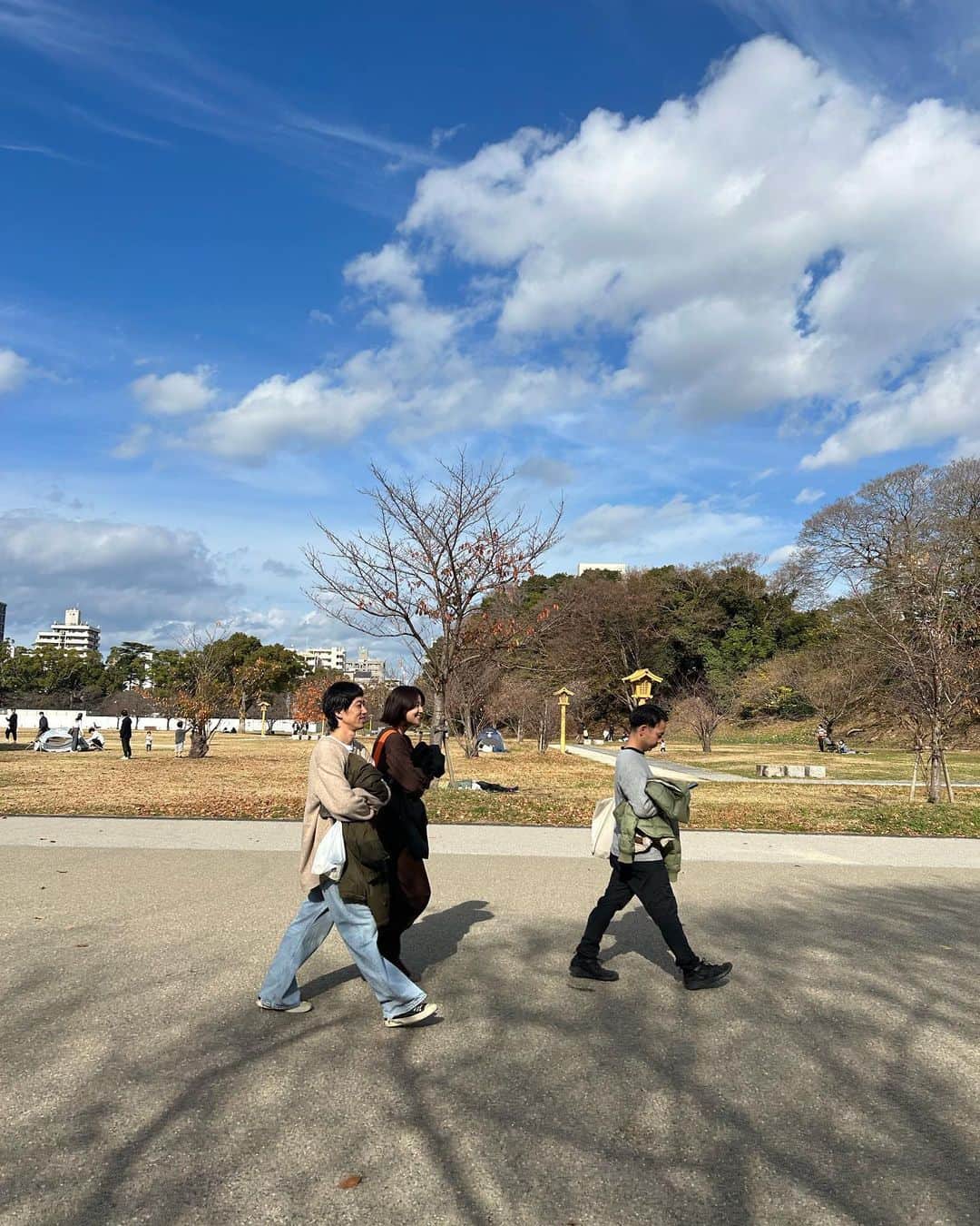柴田紗希さんのインスタグラム写真 - (柴田紗希Instagram)「福岡へ行ってたくさん巡らせてもらいました。 こんなに贅沢な時間になるとは、、、♡  辻さんに教えてもった大濠公園へ1人でぷらぷら行こうと思っていたら、宮古から来てたみんなと楽しめてよりぽかぽかに。再会嬉しーーー♡ そして大濠公園は近所だったら毎日行きたい。  Pちゃんがおすすめしてくれた 福岡市美術館も行けました。 ¥200でたくさんの作品に触れられる。 まだ行ったことない方、おすすめすぎますです🌳✨  #fukuoka  #福岡 #大濠公園」12月10日 21時07分 - shibasaaki