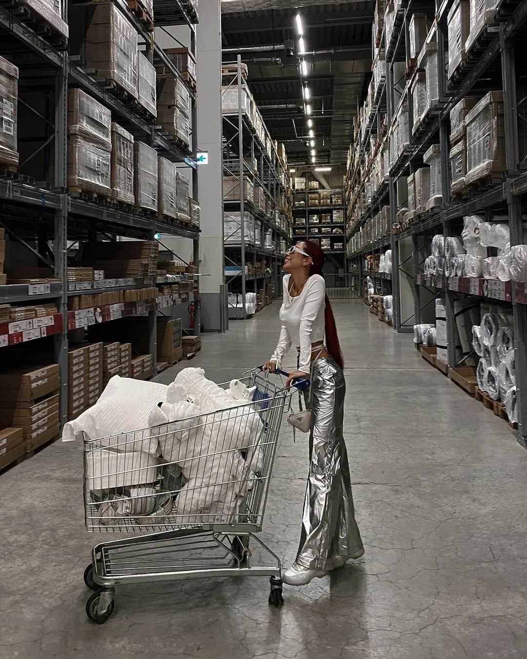 浜田咲希さんのインスタグラム写真 - (浜田咲希Instagram)「IKEAに久々に行ったよ💙💛のコーデ👟  くしゃっとアルミみたいな パンツがかわいすぎた🤤⚡️  みんなだいすき @shein_japan の 冬日感謝祭🎉 今日がラストだよー‼︎🙌🏽  商品ID🔜24668158  割引クーポン🎟️ ［EBSJP062］ お得にお買い物してね😋💕  @sheinofficial  #SHEINGoodFinds#SHEIN冬の感謝祭#SHEINforAll #loveshein #ad #saveinstyle #fashion #ootd」12月10日 21時24分 - sakihamada