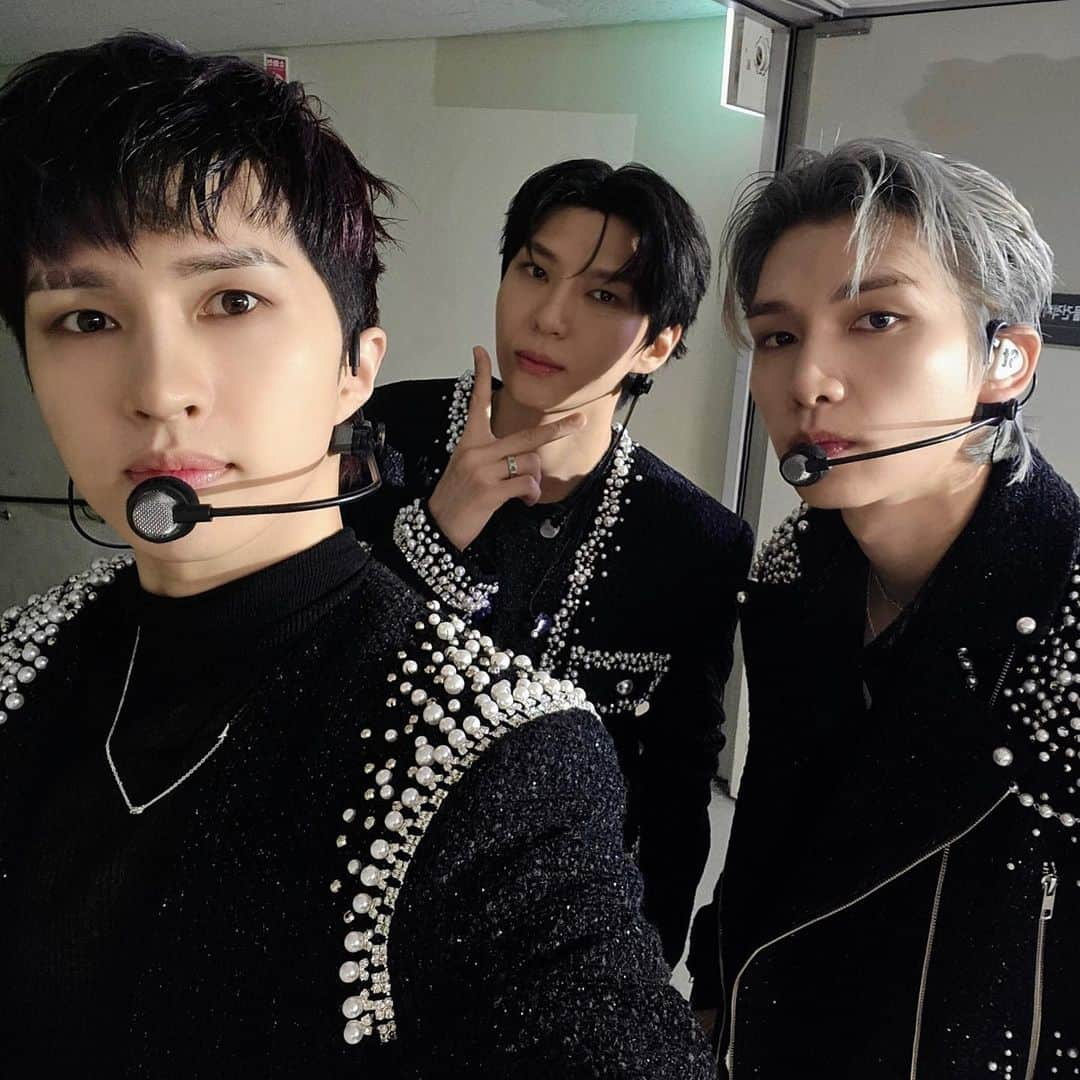 VIXXのインスタグラム：「- [20231210] VIXX LIVE FANTASIA ‘CONTINUUM’ 막콘🩵  빅스와 별빛이 함께였기에  가능했던 오늘💫  언제나 늘 그 자리에 있어줘서 고마워요❣️ 빅스X별빛 사랑해🩵  #빅스 #VIXX  #VIXX_LIVE_FANTASIA #CONTINUUM」