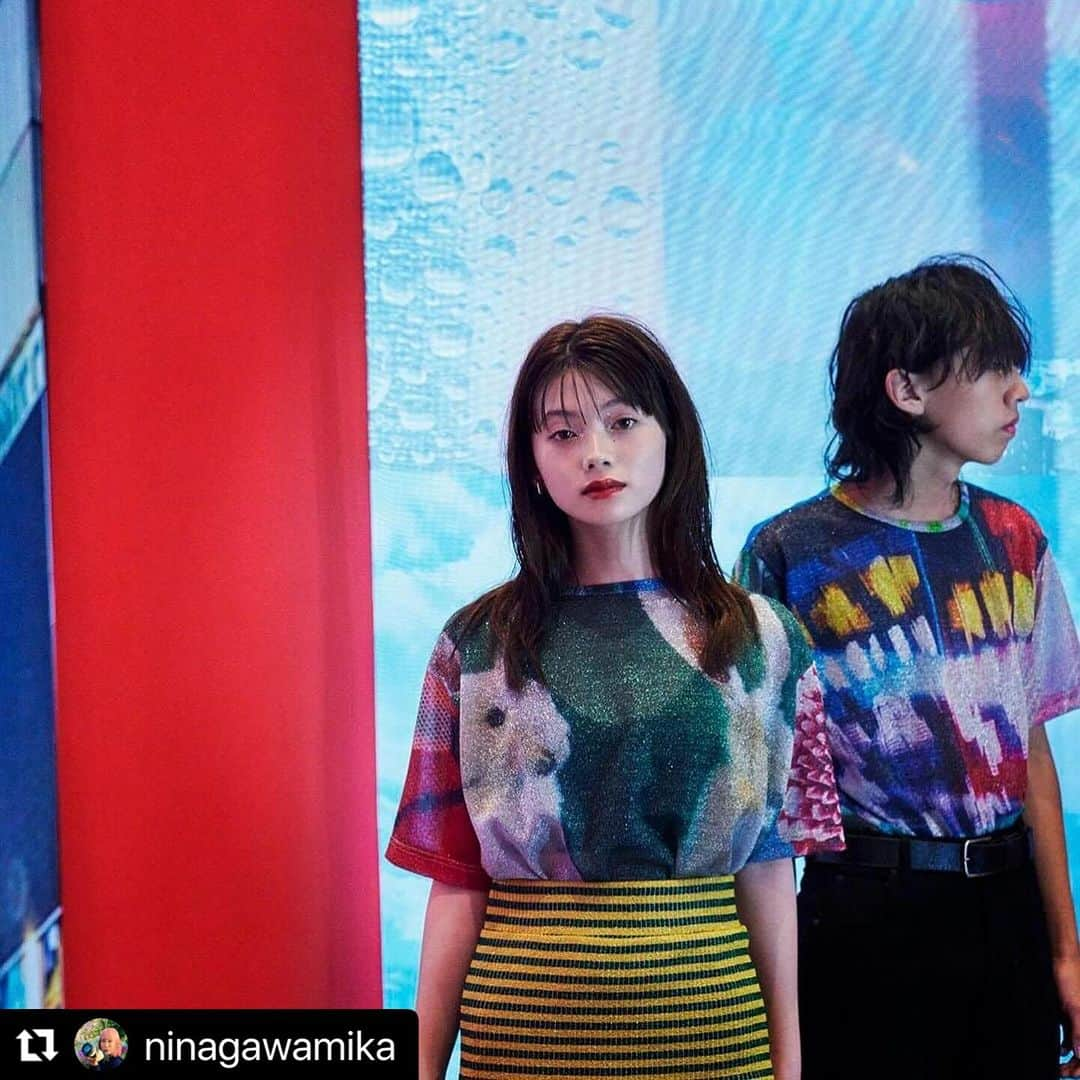 冨沢ノボルのインスタグラム：「So COOL‼️  @ninagawamika  @kotona_minami  @stylist_kumisaito_  @tokyonode  @i.am.not.noboru   #Repost @ninagawamika with @use.repost ・・・ 今回の展覧会のためにフェティコ(FETICO)、キディル(KIDILL)、M A S U(エム エー エス ユー)、テンダーパーソン(TENDER PERSON)とコラボレーションをさせていただきました。  今回、大きな挑戦となるとても大切な展覧会を開催するにあたり、スペシャルなコラボ商品を作れたらなと思い始まった企画です。 才能ある方たちの感性で切り取られた写真は、私が撮ってきたものなのに違うものに見えてきて、衝撃を受けましたし、自分の写真を通して世界が広がっていく感覚は新鮮で、とても幸せな体験でした。  ほんとにどれも素敵で嬉しかった。 袖を通すだけで気分があがる。 かなり少ない数しか作ってないレアアイテムなので、気になるかたはぜひお早めに🩵  #FETICO  #TENDERPERSON #KIDILL #masu」