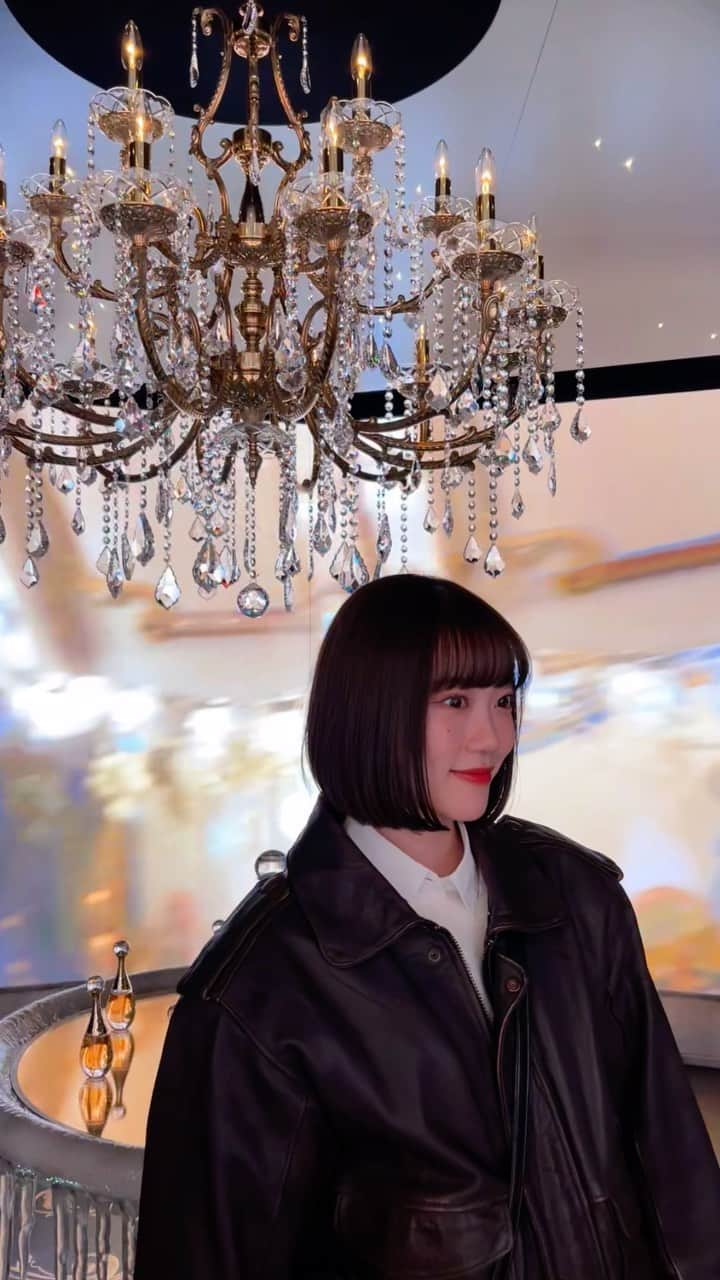 菜々香のインスタグラム：「DIOR GARDEN OF DREAMS  POP UPに行ってきた。❄️🩵 キラキラで可愛かった💓 限定色のアイシャドウ… 使うの楽しみだ！ クリスマスからの年末からの 新年です。すぐに。  #dior #DIORGARDENOFDREAMS #ガーデンオブドリームズ」