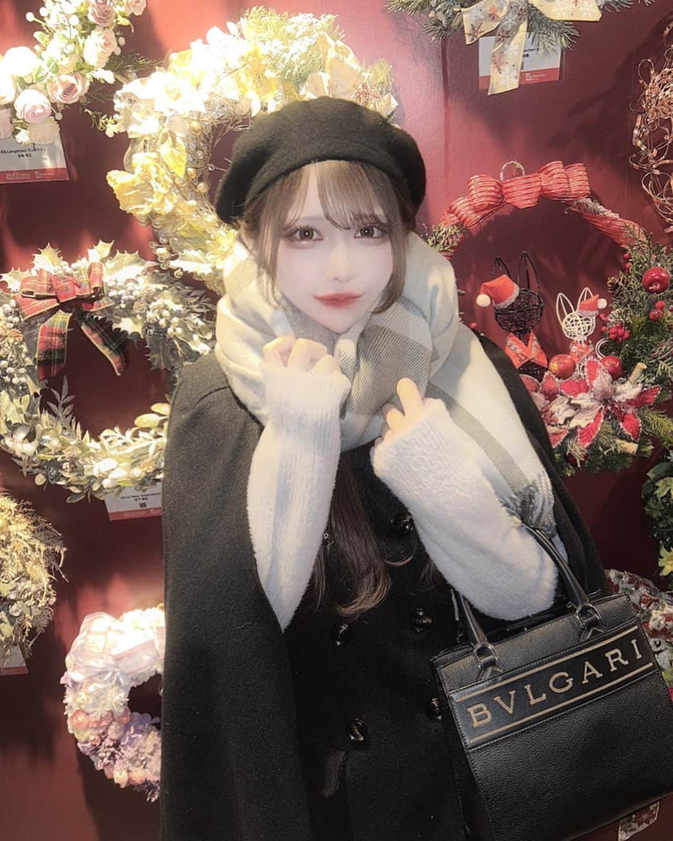 もなさんのインスタグラム写真 - (もなInstagram)「マフラーあったかい⛄️」12月10日 21時40分 - monako_mo