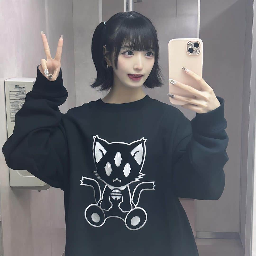 相笠萌のインスタグラム：「にゃーん🐈‍⬛❤︎」