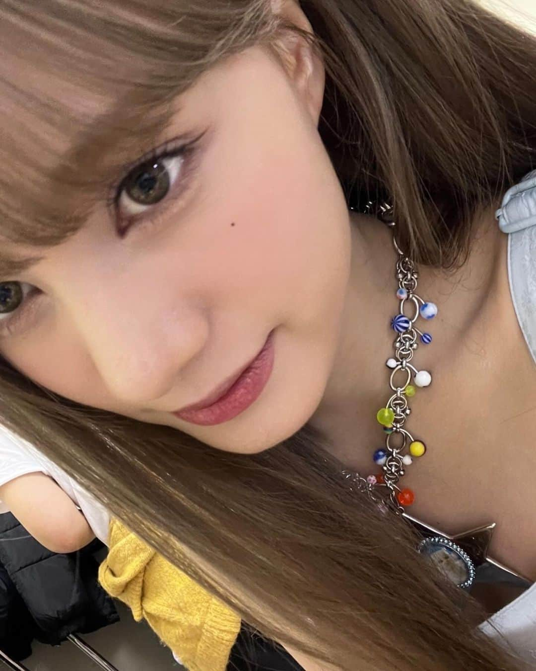 NiziUさんのインスタグラム写真 - (NiziUInstagram)「ほくろかわいい🤭  #niziu #nina #🐶」12月10日 21時55分 - niziu_artist_official